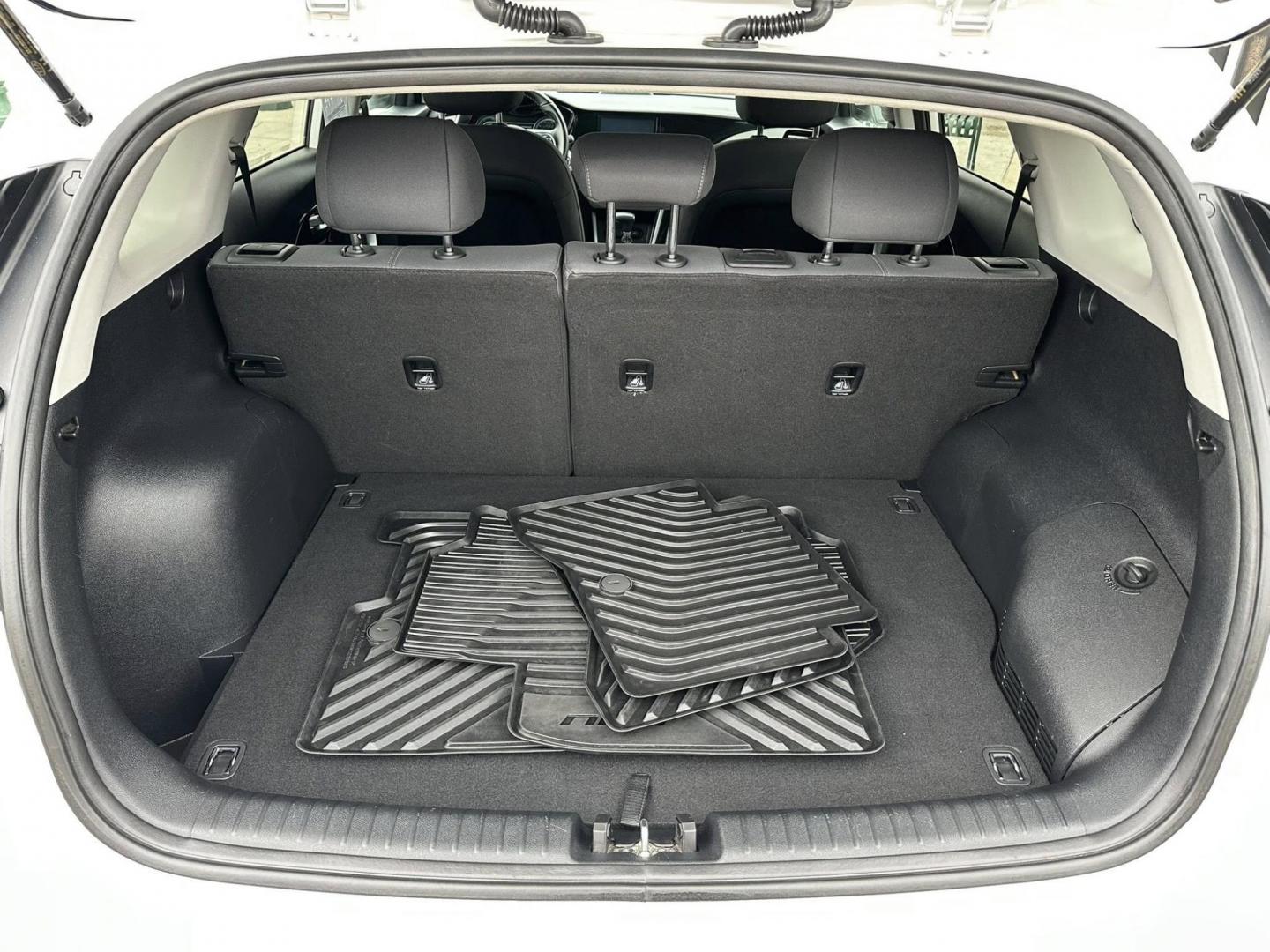 2020 Kia Niro Plug In Hybrid LXS (KNDCM3LD7L5) , 6A transmission, located at 744 E Miner Ave, Stockton, CA, 95202, (209) 944-5770, 37.956863, -121.282082 - Photo#12