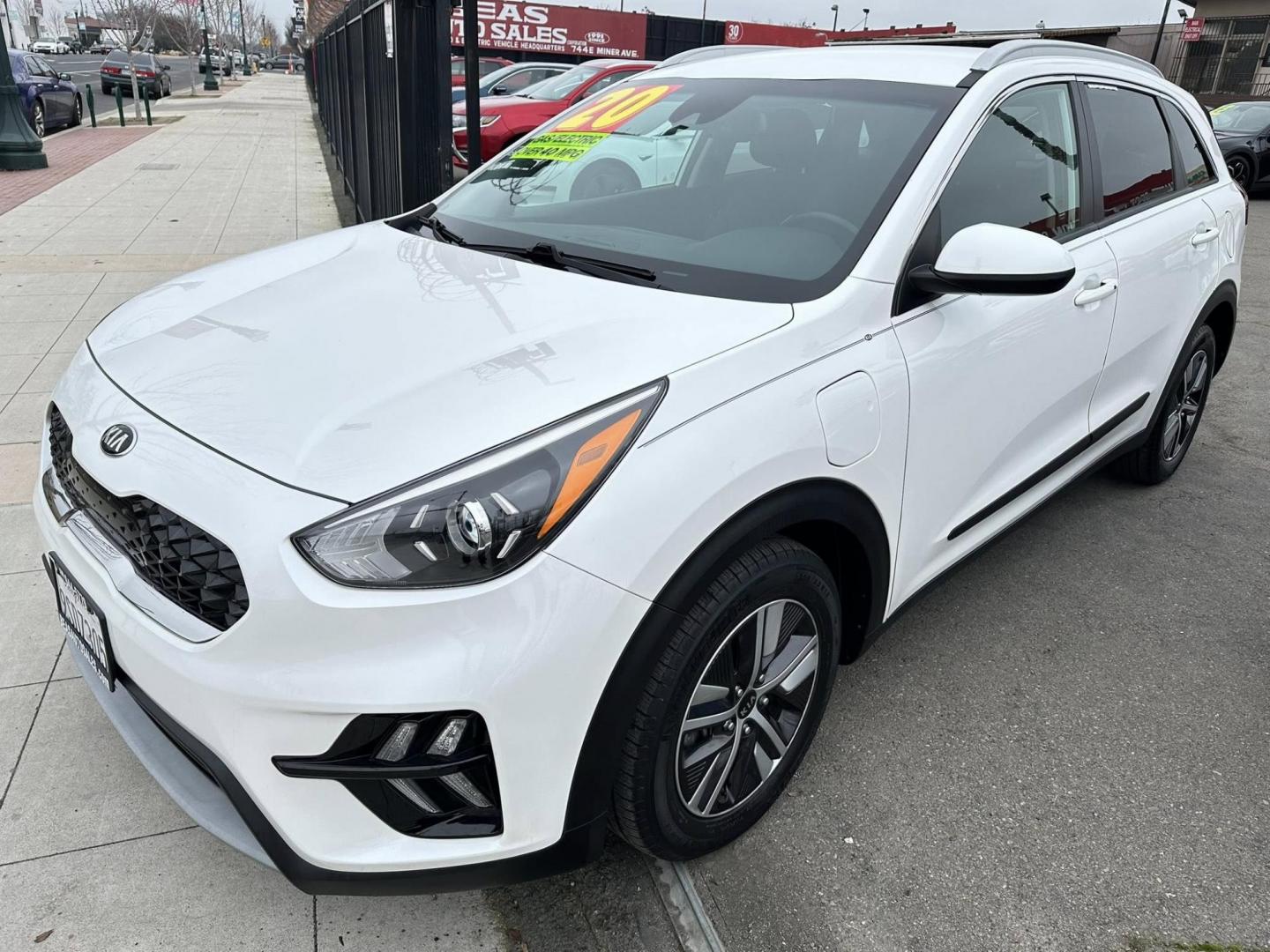 2020 Kia Niro Plug In Hybrid LXS (KNDCM3LD7L5) , 6A transmission, located at 744 E Miner Ave, Stockton, CA, 95202, (209) 944-5770, 37.956863, -121.282082 - Photo#4