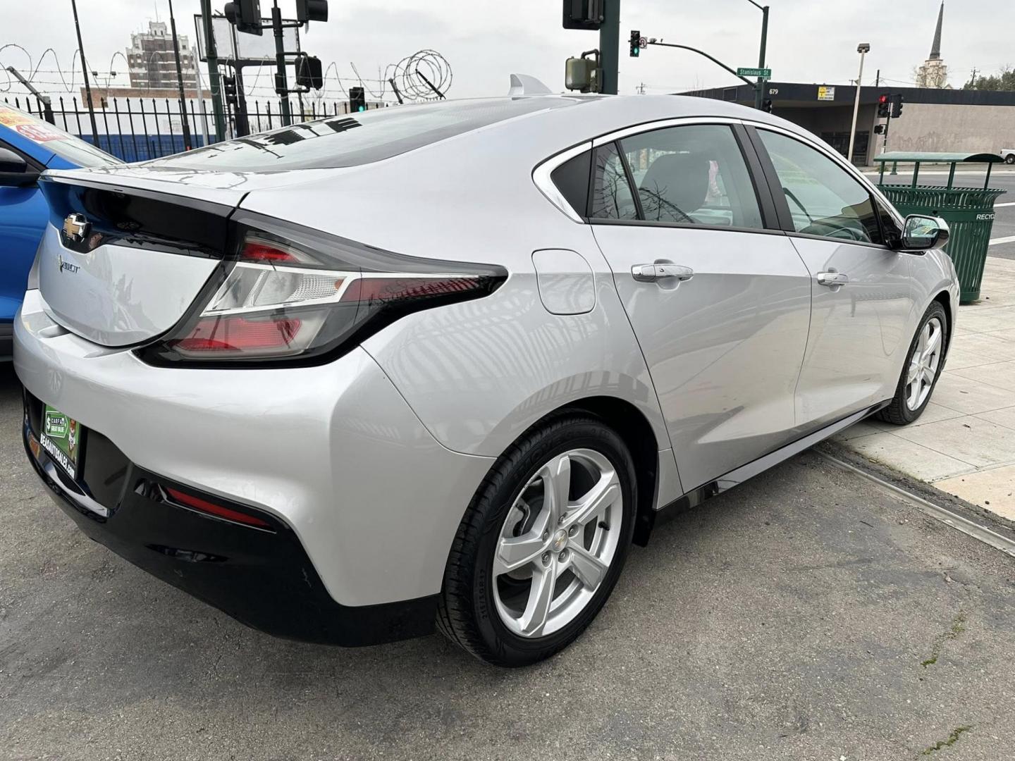 2019 Chevrolet Volt LT (1G1RC6S51KU) with an 1.5L L4 DOHC 16V engine, CVT transmission, located at 744 E Miner Ave, Stockton, CA, 95202, (209) 944-5770, 37.956863, -121.282082 - Photo#8