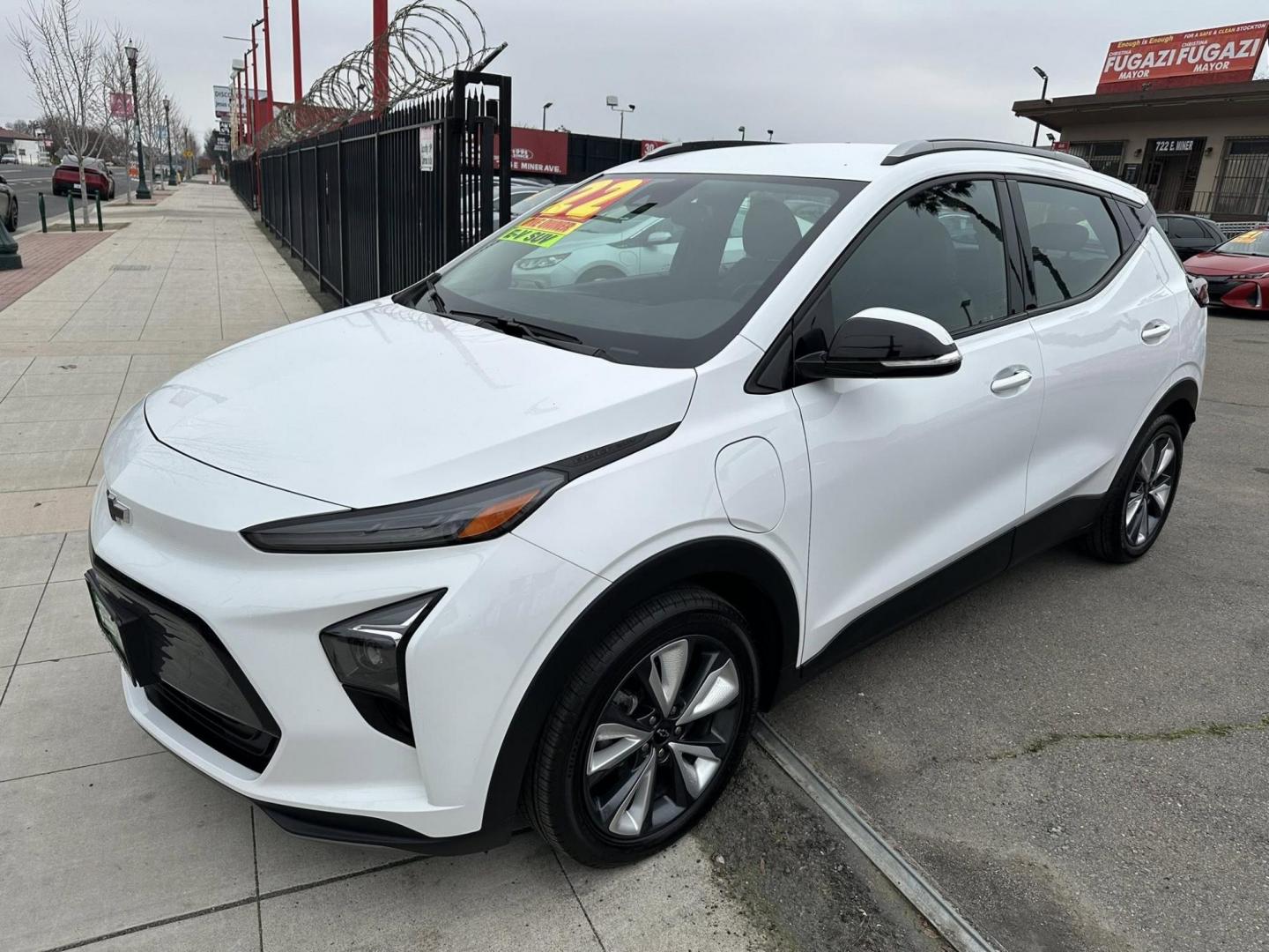 2022 Chevrolet Bolt EV 1LT (1G1FY6S06N4) with an ELECTRIC engine, 1A transmission, located at 744 E Miner Ave, Stockton, CA, 95202, (209) 944-5770, 37.956863, -121.282082 - Photo#4