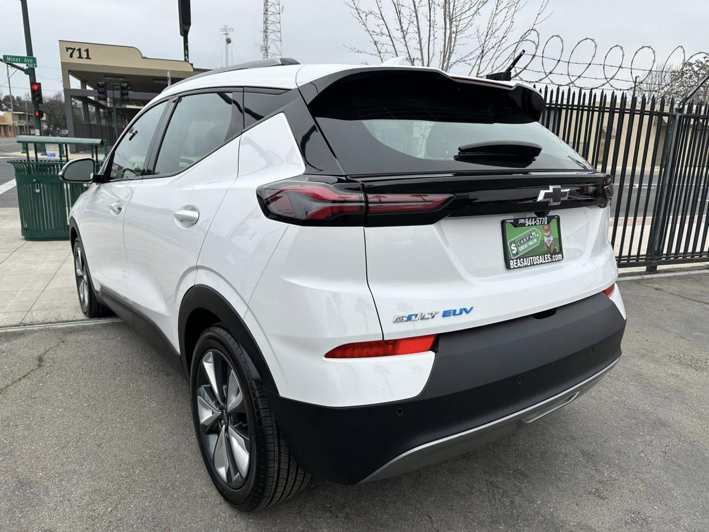 2022 Chevrolet Bolt EV 1LT (1G1FY6S06N4) with an ELECTRIC engine, 1A transmission, located at 744 E Miner Ave, Stockton, CA, 95202, (209) 944-5770, 37.956863, -121.282082 - Photo#5