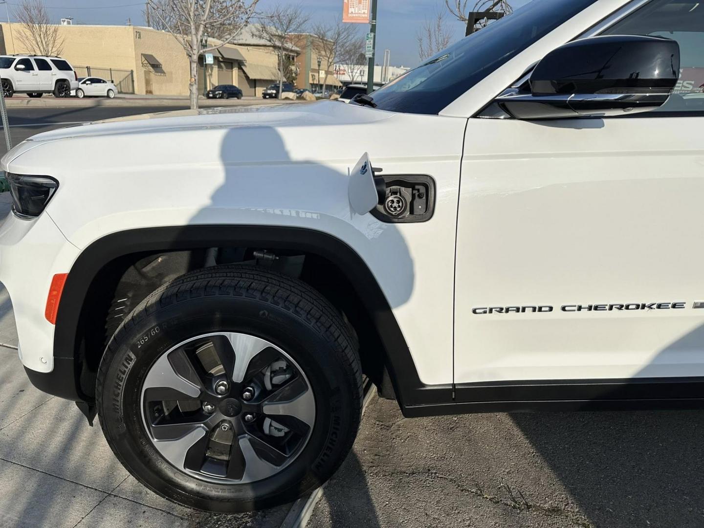 2022 Jeep Grand Cherokee 4xe Limited (1C4RJYB6XN8) with an 2.0L L4 DOHC 16V HYBRID engine, 8A transmission, located at 744 E Miner Ave, Stockton, CA, 95202, (209) 944-5770, 37.956863, -121.282082 - Photo#5