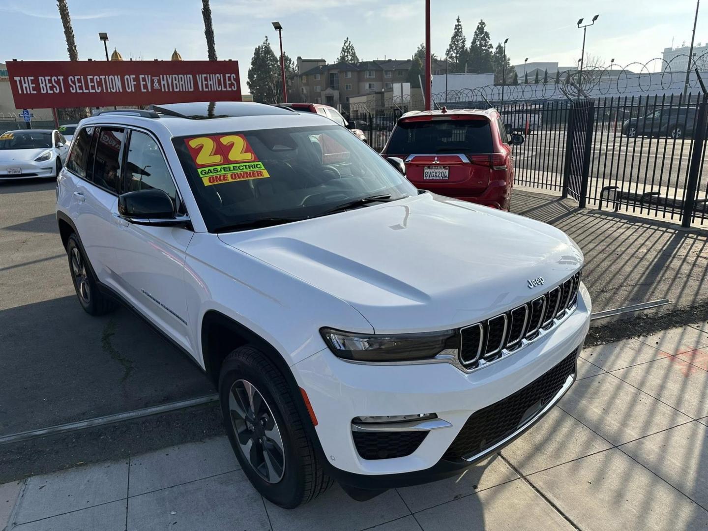 2022 Jeep Grand Cherokee 4xe Limited (1C4RJYB6XN8) with an 2.0L L4 DOHC 16V HYBRID engine, 8A transmission, located at 744 E Miner Ave, Stockton, CA, 95202, (209) 944-5770, 37.956863, -121.282082 - Photo#1