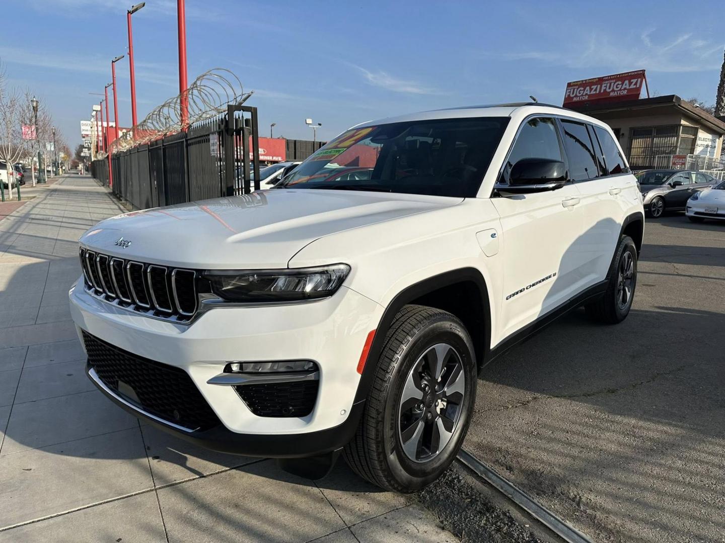 2022 Jeep Grand Cherokee 4xe Limited (1C4RJYB6XN8) with an 2.0L L4 DOHC 16V HYBRID engine, 8A transmission, located at 744 E Miner Ave, Stockton, CA, 95202, (209) 944-5770, 37.956863, -121.282082 - Photo#3