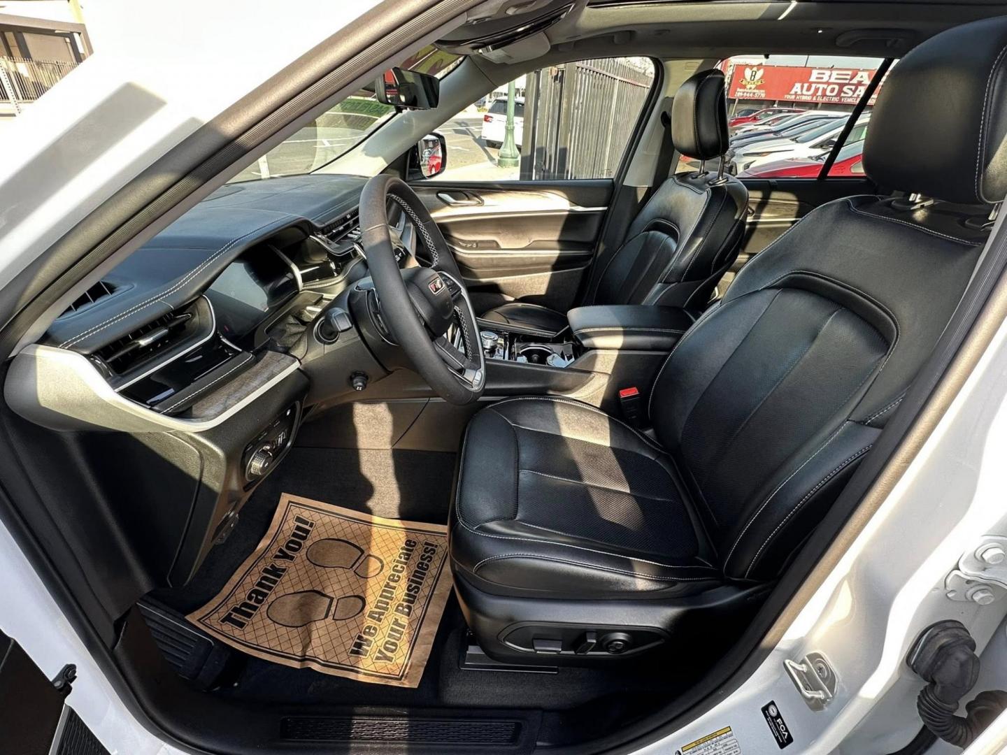 2022 Jeep Grand Cherokee 4xe Limited (1C4RJYB6XN8) with an 2.0L L4 DOHC 16V HYBRID engine, 8A transmission, located at 744 E Miner Ave, Stockton, CA, 95202, (209) 944-5770, 37.956863, -121.282082 - Photo#10