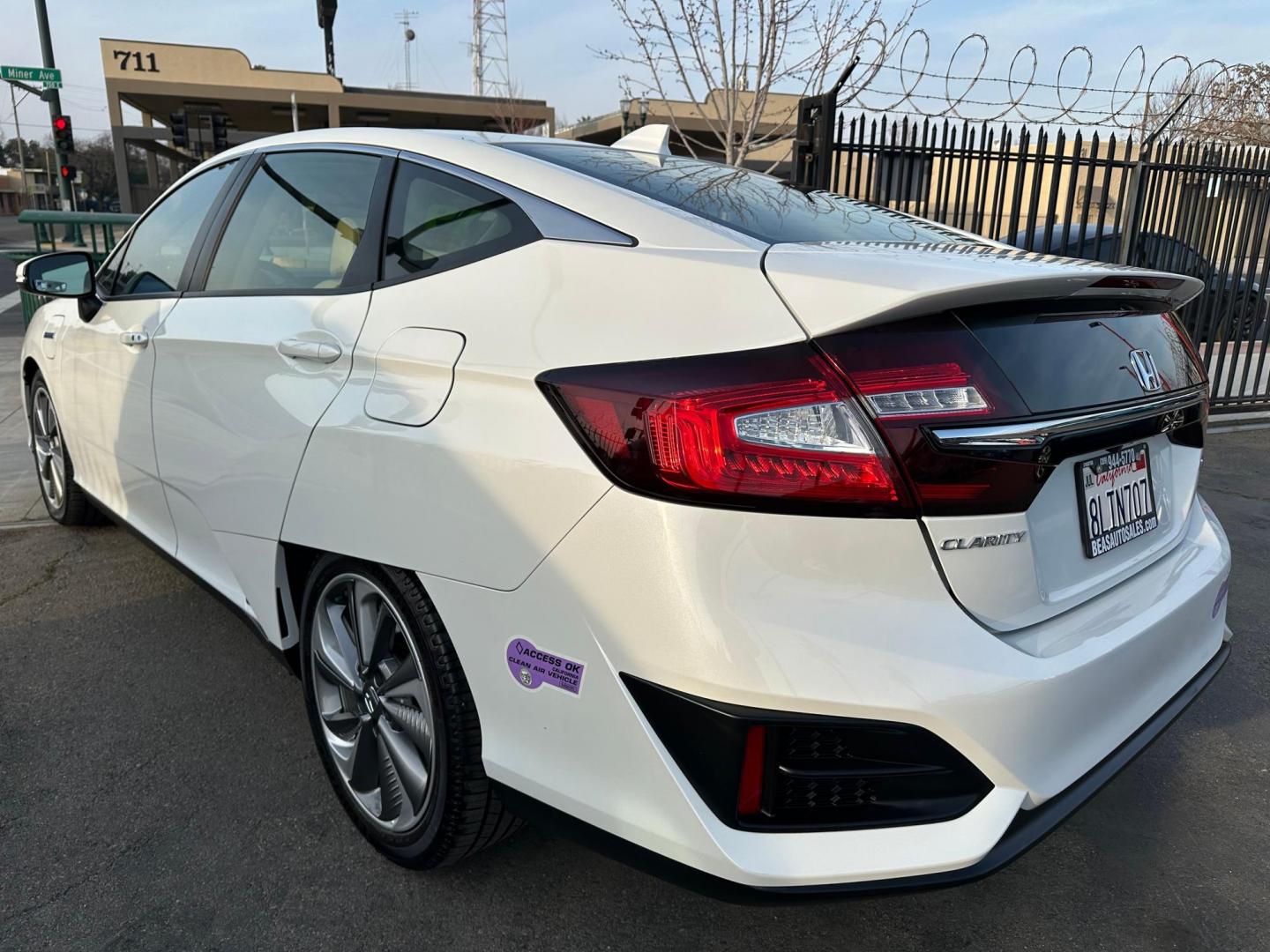 2019 Honda Clarity Plug-In Hybrid (JHMZC5F11KC) with an 1.5L L4 DOHC 16V HYBRID engine, CVT transmission, located at 744 E Miner Ave, Stockton, CA, 95202, (209) 944-5770, 37.956863, -121.282082 - Photo#6