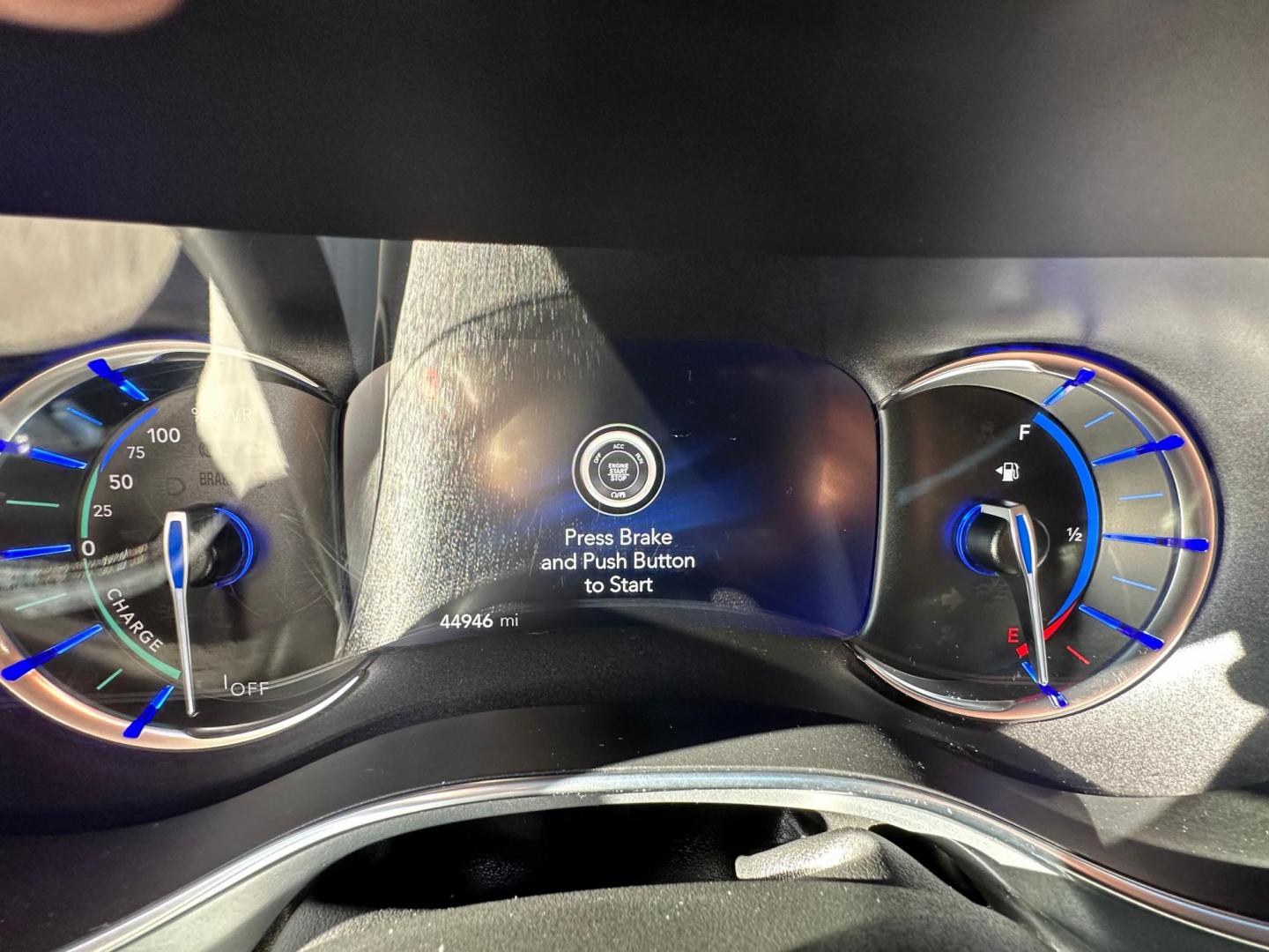 2020 Chrysler Pacifica Hybrid Limited (2C4RC1N72LR) with an 3.6L V6 DOHC 24V HYBRID engine, CVT transmission, located at 744 E Miner Ave, Stockton, CA, 95202, (209) 944-5770, 37.956863, -121.282082 - Photo#14