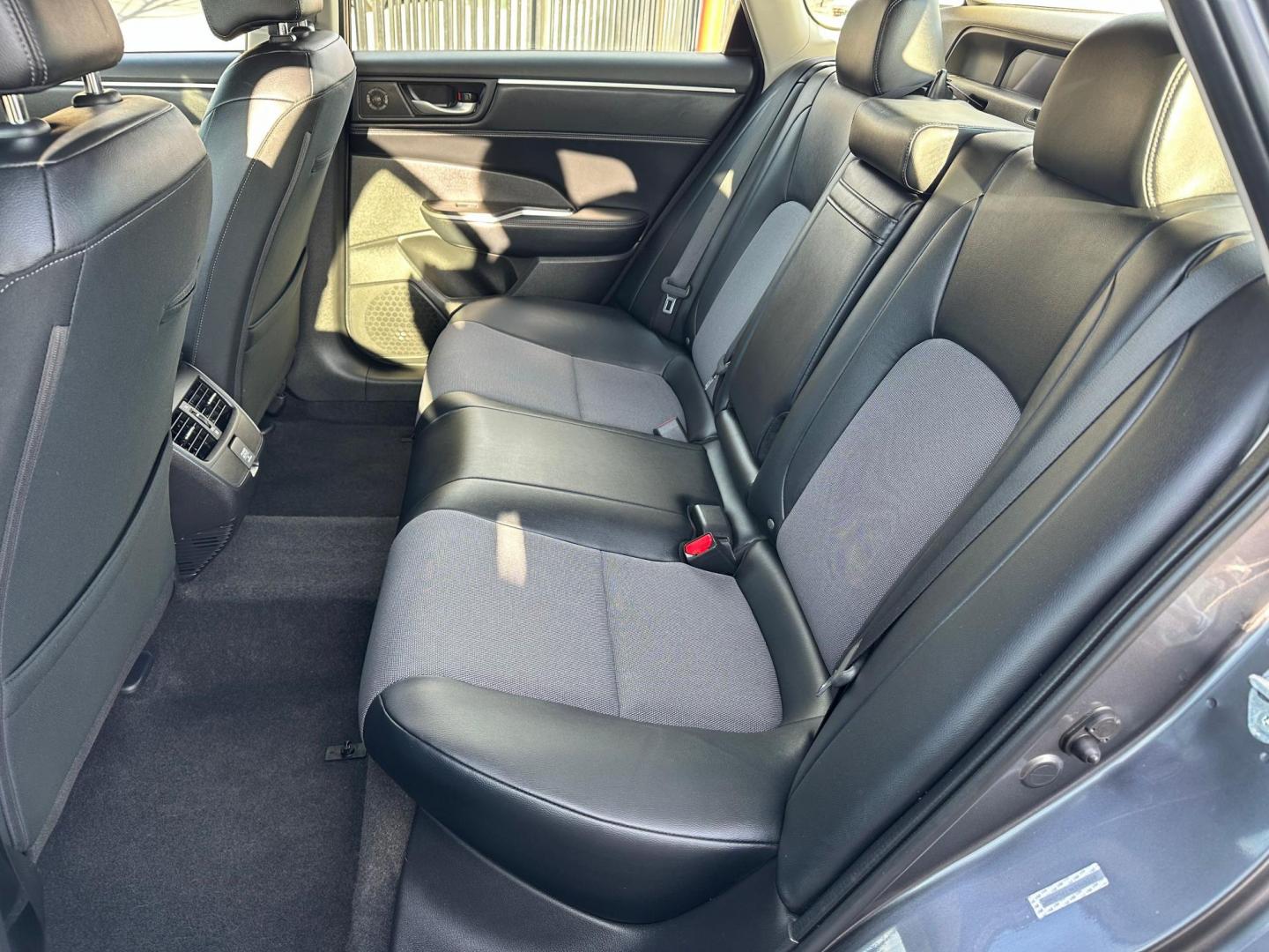 2019 Honda Clarity Plug-In Hybrid (JHMZC5F19KC) with an 1.5L L4 DOHC 16V HYBRID engine, CVT transmission, located at 744 E Miner Ave, Stockton, CA, 95202, (209) 944-5770, 37.956863, -121.282082 - Photo#11