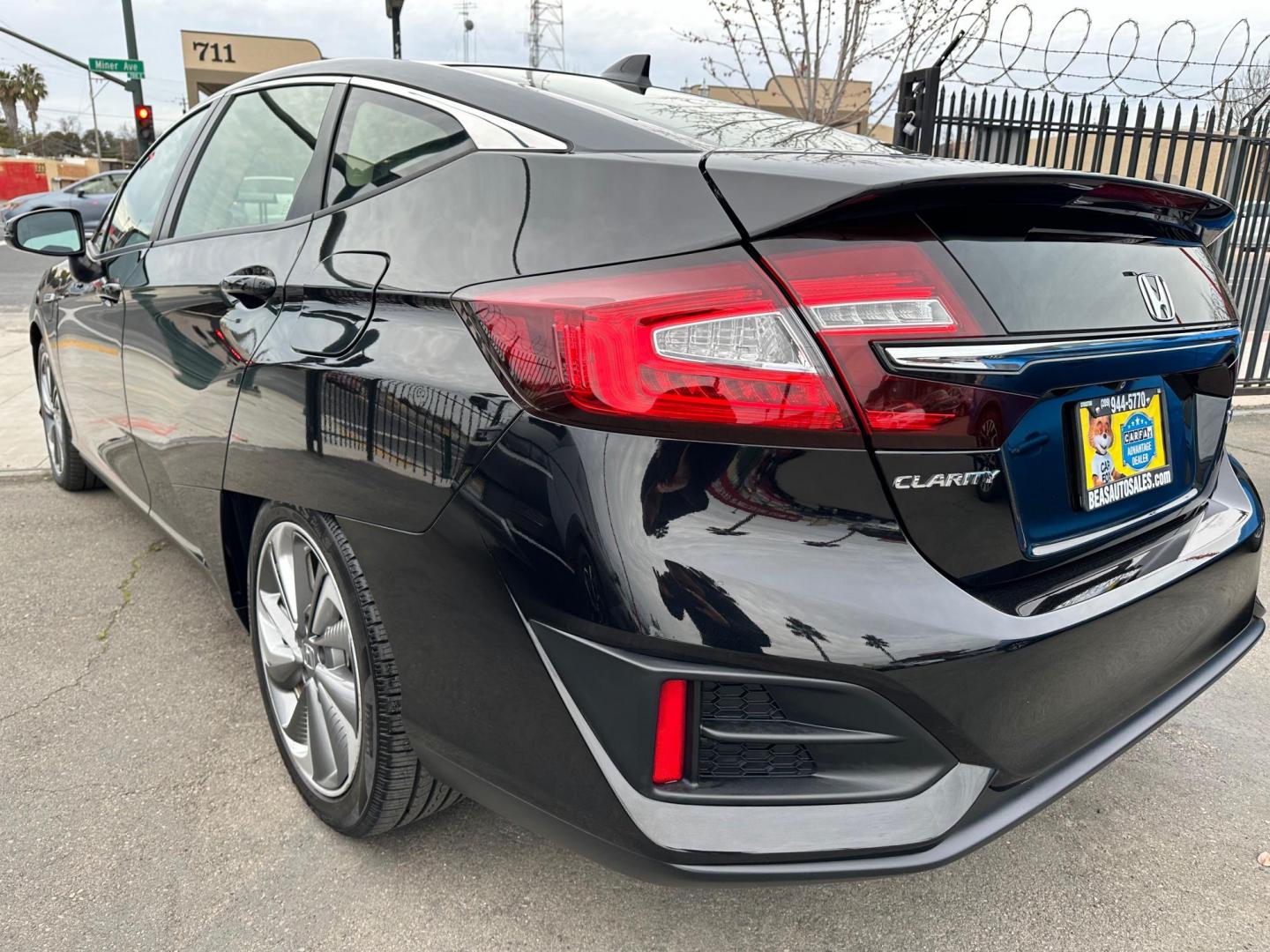 2019 Honda Clarity Plug-In Hybrid (JHMZC5F14KC) with an 1.5L L4 DOHC 16V HYBRID engine, CVT transmission, located at 744 E Miner Ave, Stockton, CA, 95202, (209) 944-5770, 37.956863, -121.282082 - Photo#6