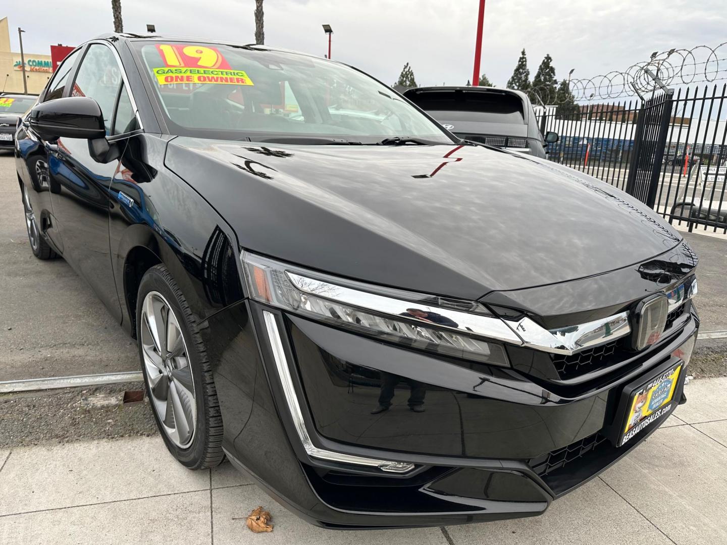 2019 Honda Clarity Plug-In Hybrid (JHMZC5F14KC) with an 1.5L L4 DOHC 16V HYBRID engine, CVT transmission, located at 744 E Miner Ave, Stockton, CA, 95202, (209) 944-5770, 37.956863, -121.282082 - Photo#0