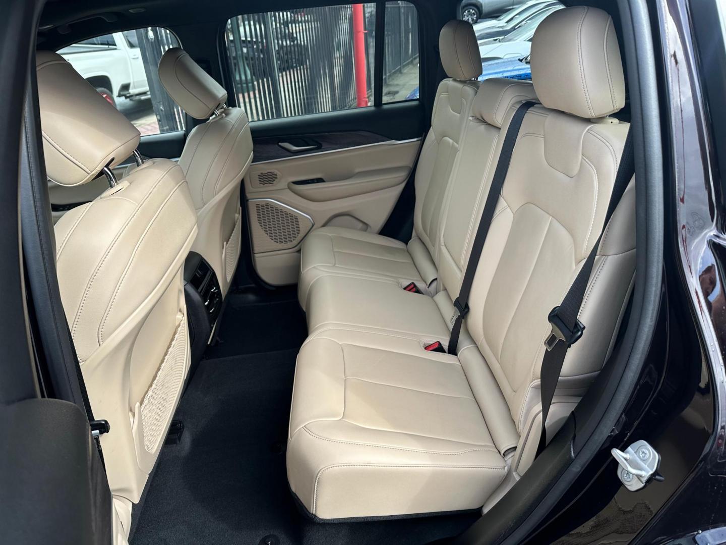 2022 Jeep Grand Cherokee 4xe Limited (1C4RJYB62N8) with an 2.0L L4 DOHC 16V HYBRID engine, 8A transmission, located at 744 E Miner Ave, Stockton, CA, 95202, (209) 944-5770, 37.956863, -121.282082 - Photo#10