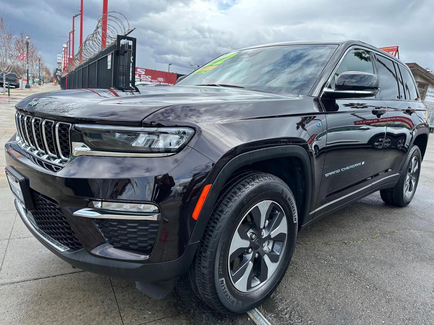 2022 Jeep Grand Cherokee 4xe Limited (1C4RJYB62N8) with an 2.0L L4 DOHC 16V HYBRID engine, 8A transmission, located at 744 E Miner Ave, Stockton, CA, 95202, (209) 944-5770, 37.956863, -121.282082 - Photo#3