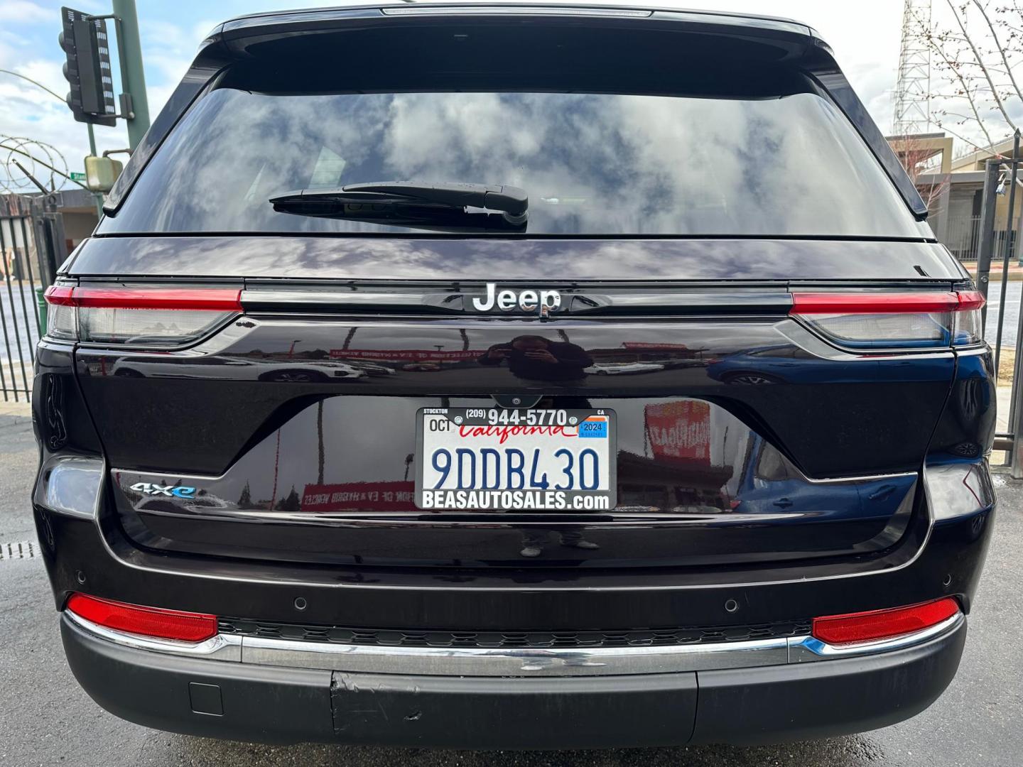 2022 Jeep Grand Cherokee 4xe Limited (1C4RJYB62N8) with an 2.0L L4 DOHC 16V HYBRID engine, 8A transmission, located at 744 E Miner Ave, Stockton, CA, 95202, (209) 944-5770, 37.956863, -121.282082 - Photo#7