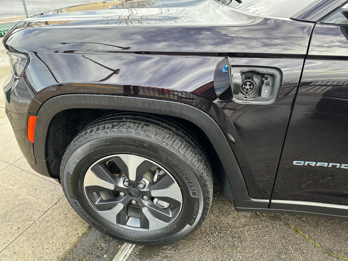 2022 Jeep Grand Cherokee 4xe Limited (1C4RJYB62N8) with an 2.0L L4 DOHC 16V HYBRID engine, 8A transmission, located at 744 E Miner Ave, Stockton, CA, 95202, (209) 944-5770, 37.956863, -121.282082 - Photo#5
