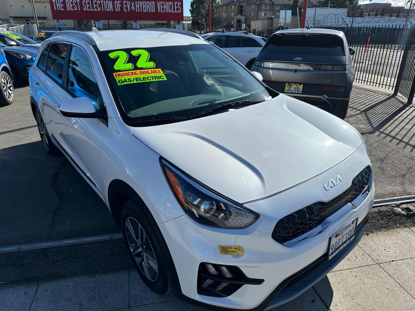 2022 Kia Niro Plug In Hybrid LXS (KNDCM3LD4N5) , 6A transmission, located at 744 E Miner Ave, Stockton, CA, 95202, (209) 944-5770, 37.956863, -121.282082 - Photo#1
