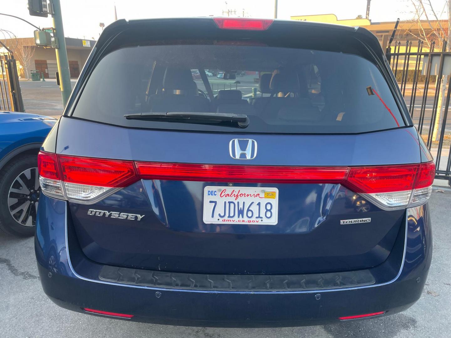 2015 Honda Odyssey Touring (5FNRL5H92FB) with an 3.5L V6 SOHC 24V engine, 6-Speed Automatic transmission, located at 744 E Miner Ave, Stockton, CA, 95202, (209) 944-5770, 37.956863, -121.282082 - Photo#5