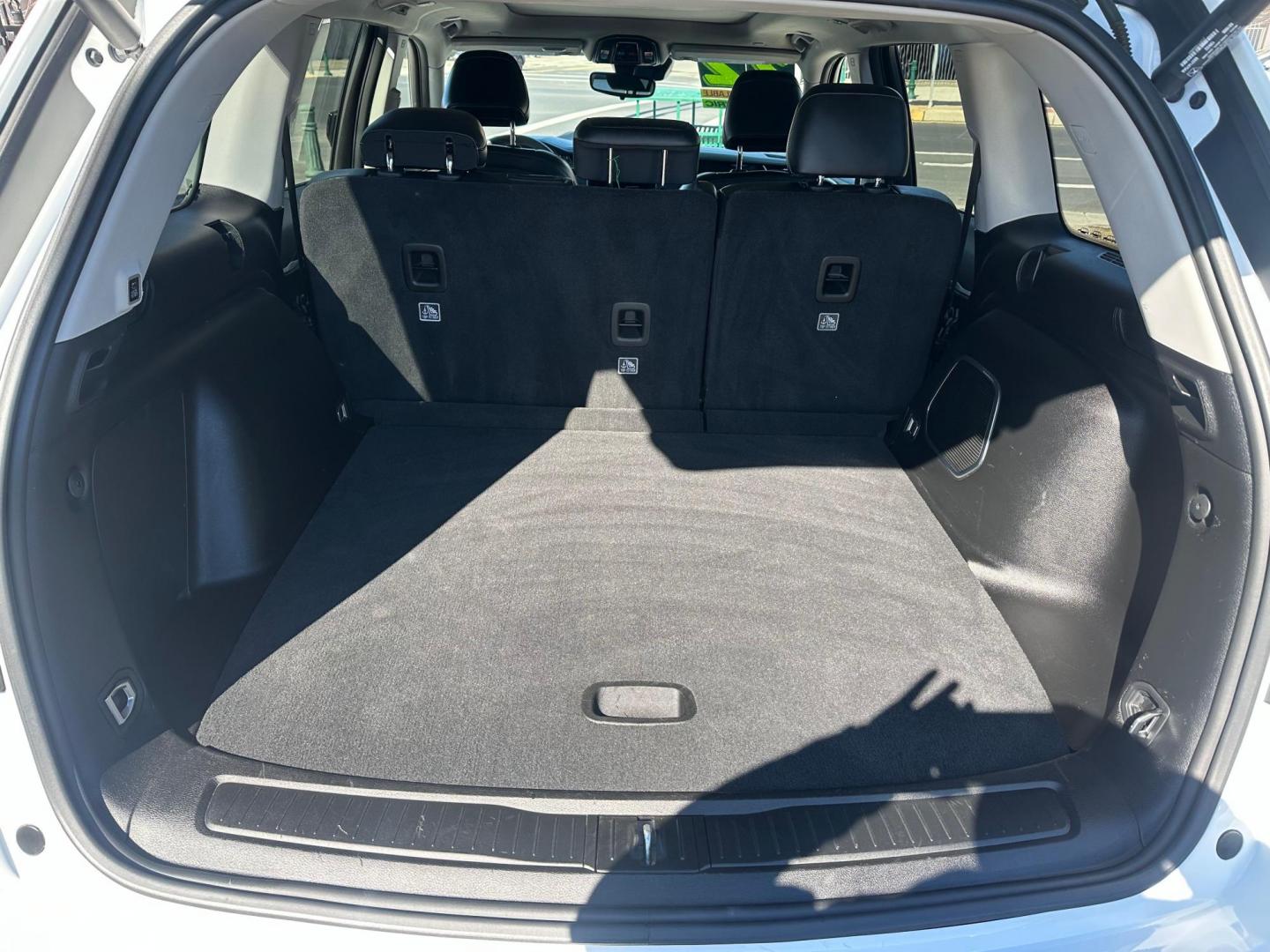 2022 Jeep Grand Cherokee 4xe Limited (1C4RJYB65N8) with an 2.0L L4 DOHC 16V HYBRID engine, 8A transmission, located at 744 E Miner Ave, Stockton, CA, 95202, (209) 944-5770, 37.956863, -121.282082 - Photo#12