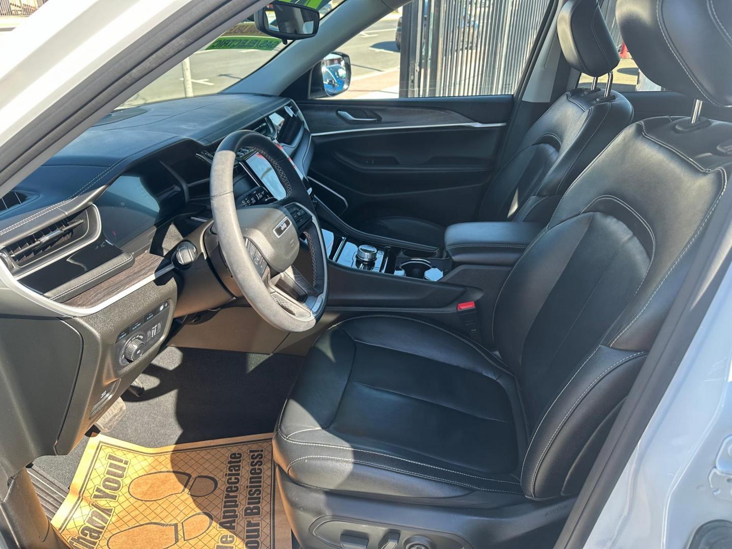 2022 Jeep Grand Cherokee 4xe Limited (1C4RJYB65N8) with an 2.0L L4 DOHC 16V HYBRID engine, 8A transmission, located at 744 E Miner Ave, Stockton, CA, 95202, (209) 944-5770, 37.956863, -121.282082 - Photo#10