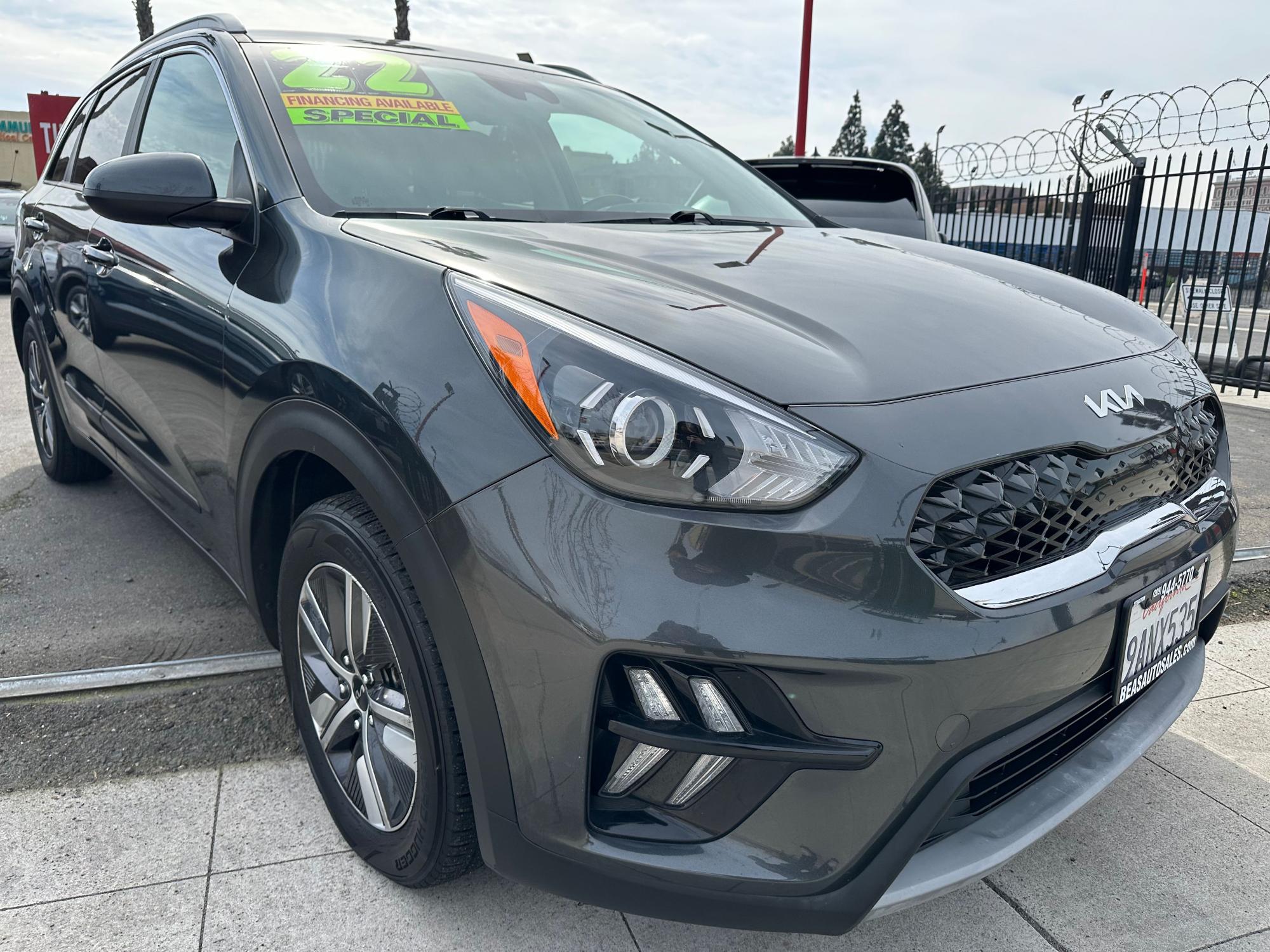 photo of 2022 Kia Niro Plug In Hybrid LXS