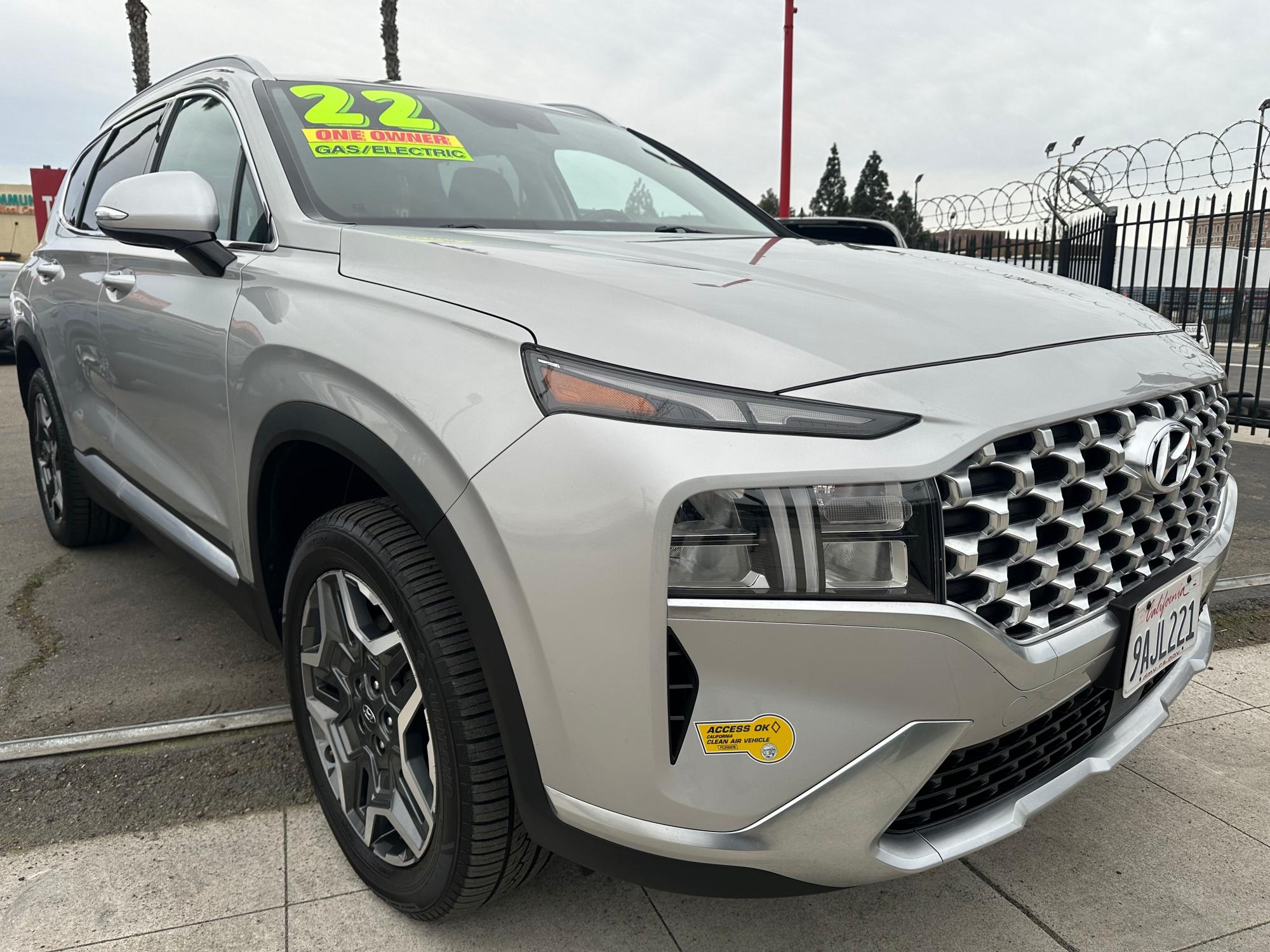 photo of 2022 Hyundai Santa Fe Plug-In Hybrid SEL