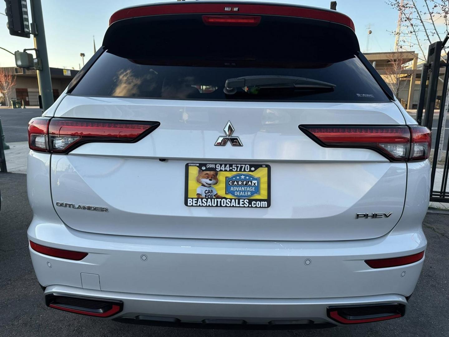 2023 WHITE Mitsubishi Outlander PHEV GT (JA4T5UA98PZ) with an 2.0L L4 DOHC 16V HYBRID engine, 1A transmission, located at 744 E Miner Ave, Stockton, CA, 95202, (209) 944-5770, 37.956863, -121.282082 - PLUS TAXES AND FEES - Photo#9