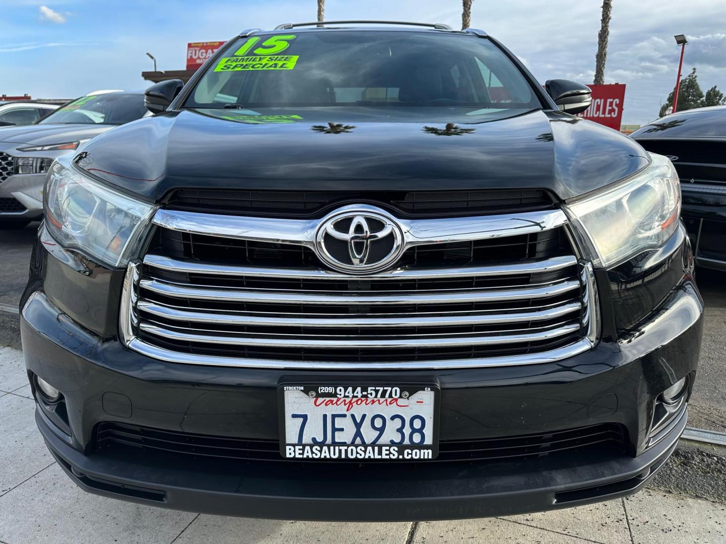 2015 Toyota Highlander XLE FWD V6 (5TDKKRFH0FS) with an 3.5L V6 DOHC 24V engine, 6-Speed Automatic transmission, located at 744 E Miner Ave, Stockton, CA, 95202, (209) 944-5770, 37.956863, -121.282082 - Photo#2