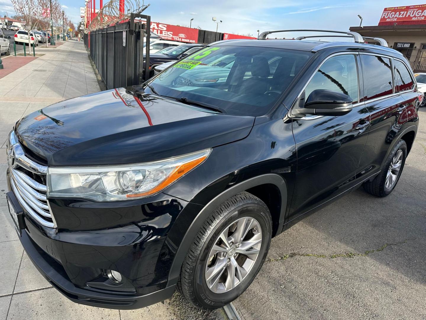 2015 Toyota Highlander XLE FWD V6 (5TDKKRFH0FS) with an 3.5L V6 DOHC 24V engine, 6-Speed Automatic transmission, located at 744 E Miner Ave, Stockton, CA, 95202, (209) 944-5770, 37.956863, -121.282082 - Photo#4