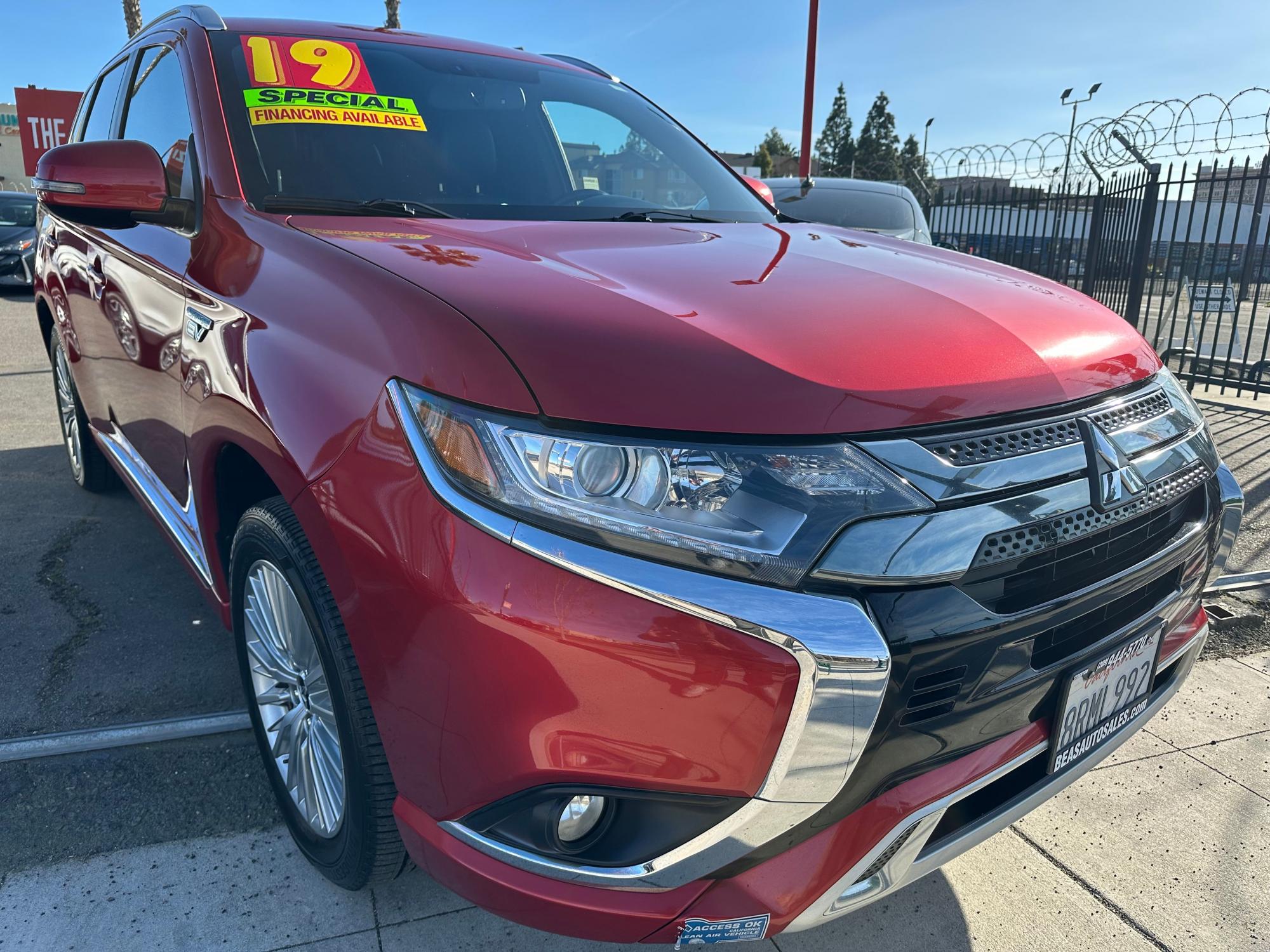 photo of 2019 Mitsubishi Outlander PHEV GT