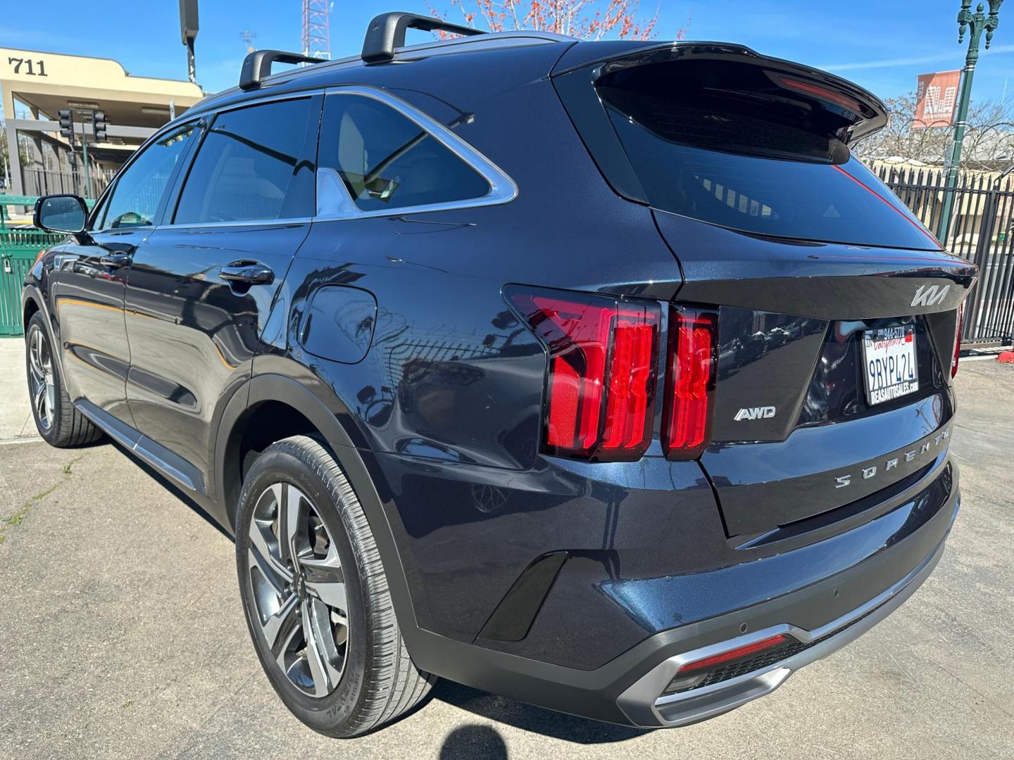 2022 Kia Sorento Plug In Hybrid SX Prestige (KNDRMDLH7N5) with an 1.6L L4 DOHC 16V HYBRID engine, 6A transmission, located at 744 E Miner Ave, Stockton, CA, 95202, (209) 944-5770, 37.956863, -121.282082 - Photo#6