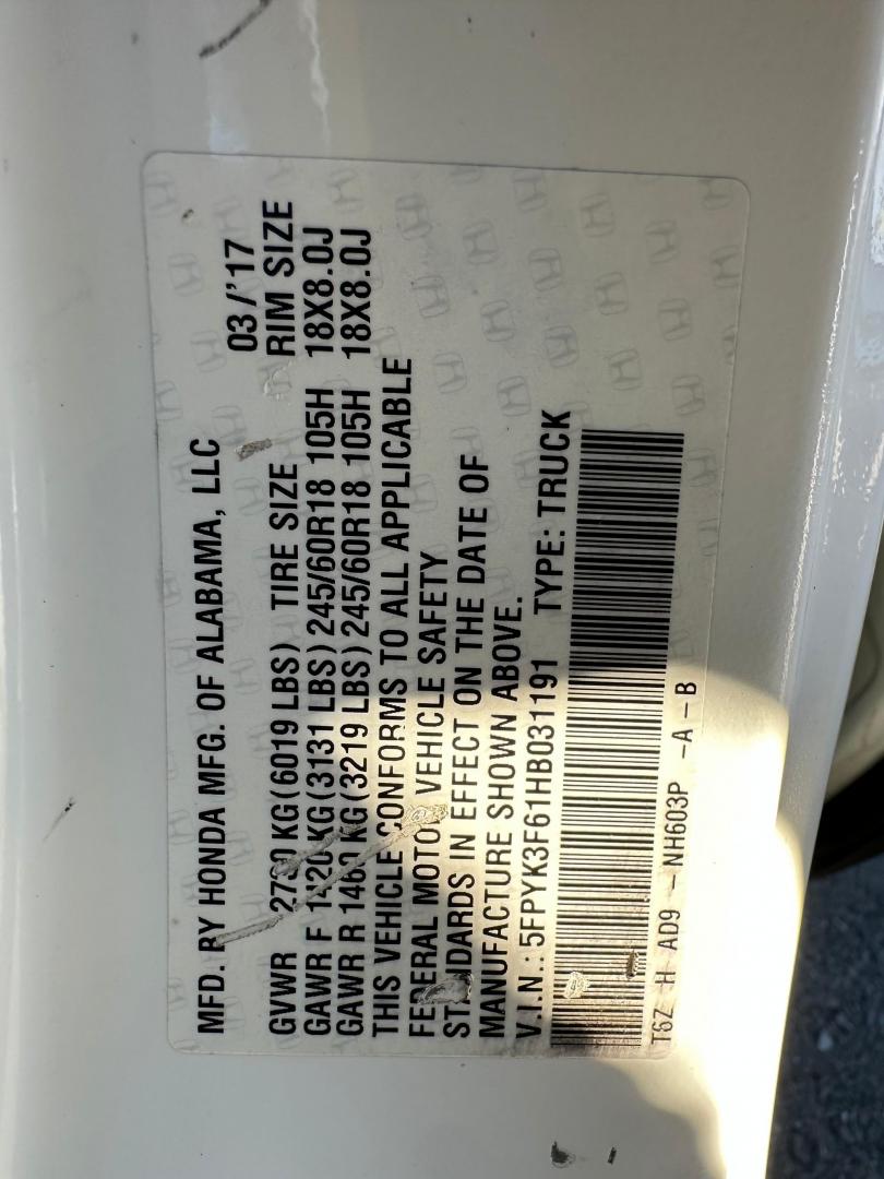 2017 Honda Ridgeline RTL-T AWD (5FPYK3F61HB) with an 3.5L V6 SOHC 24V engine, 6A transmission, located at 744 E Miner Ave, Stockton, CA, 95202, (209) 944-5770, 37.956863, -121.282082 - Photo#11