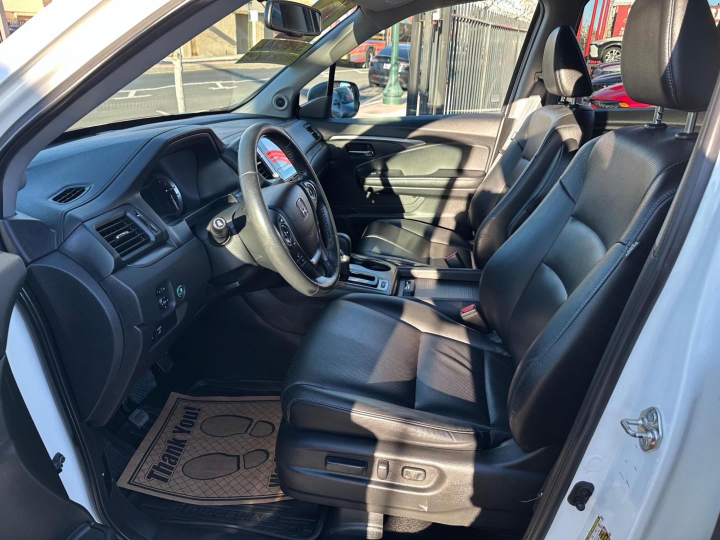 2017 Honda Ridgeline RTL-T AWD (5FPYK3F61HB) with an 3.5L V6 SOHC 24V engine, 6A transmission, located at 744 E Miner Ave, Stockton, CA, 95202, (209) 944-5770, 37.956863, -121.282082 - Photo#9