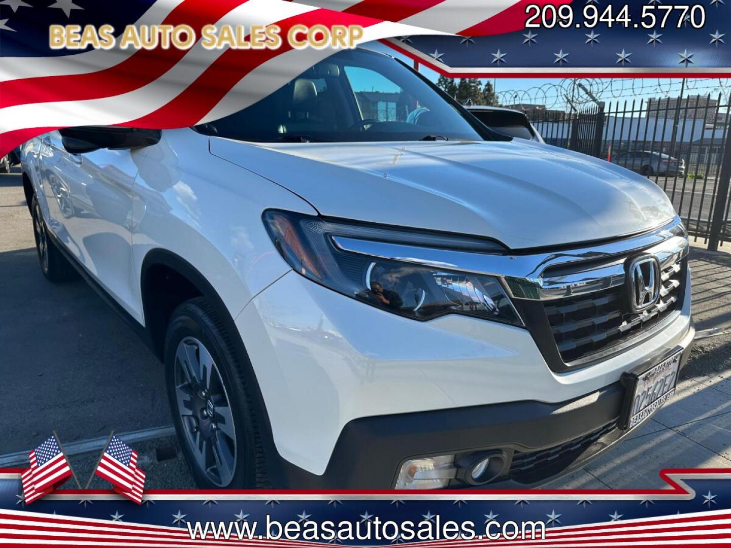 2017 Honda Ridgeline RTL-T AWD (5FPYK3F61HB) with an 3.5L V6 SOHC 24V engine, 6A transmission, located at 744 E Miner Ave, Stockton, CA, 95202, (209) 944-5770, 37.956863, -121.282082 - Photo#0