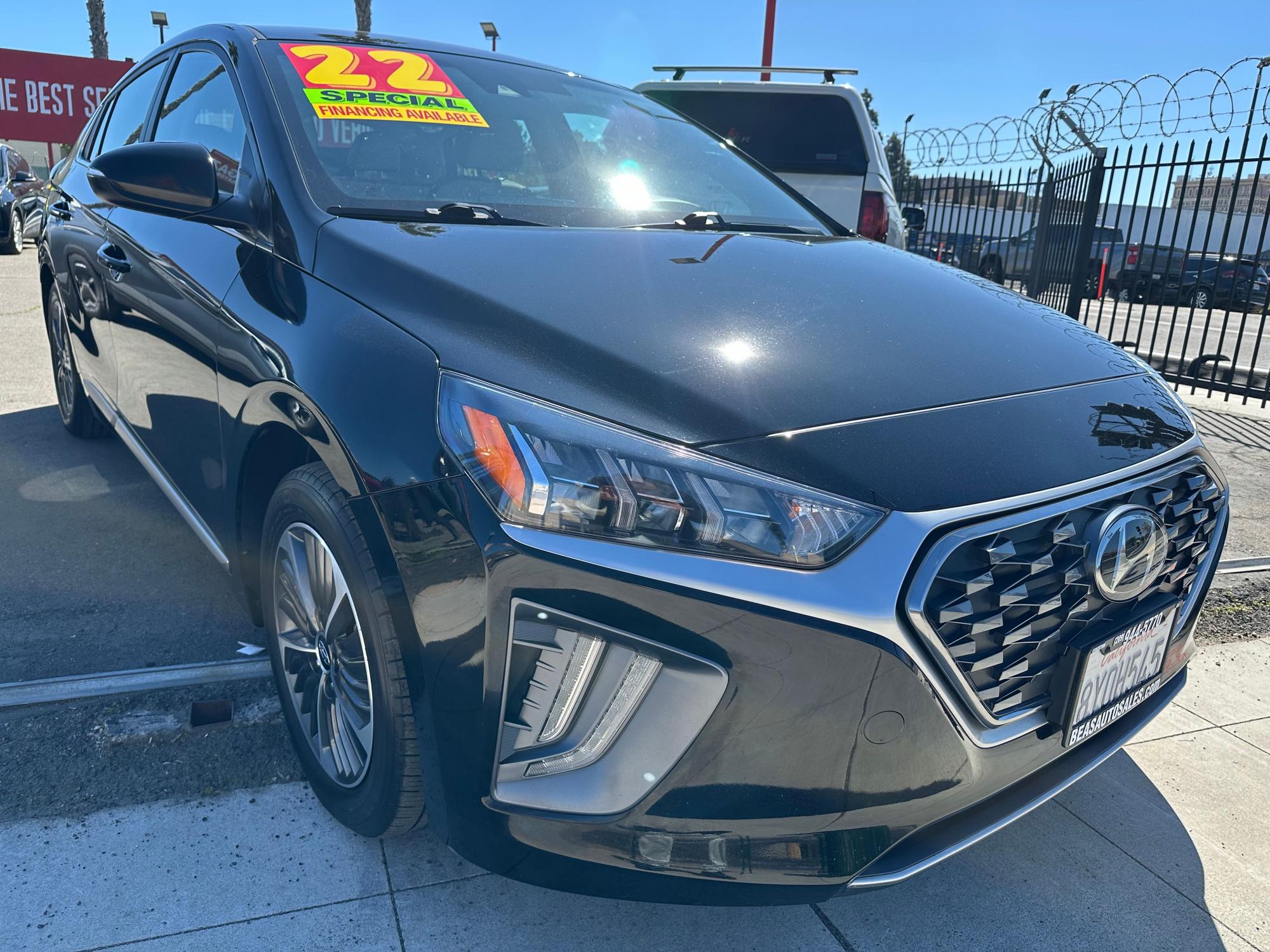 photo of 2022 Hyundai Ioniq Plug-In Hybrid SEL