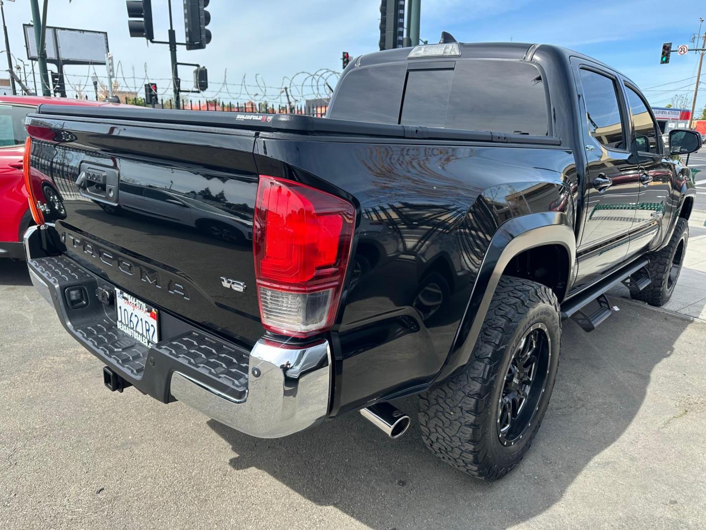 2018 Toyota Tacoma SR5 Double Cab Long Bed V6 6AT 4WD (3TMCZ5AN2JM) with an 3.6L V6 DOHC 24V engine, 6A transmission, located at 744 E Miner Ave, Stockton, CA, 95202, (209) 944-5770, 37.956863, -121.282082 - Photo#7