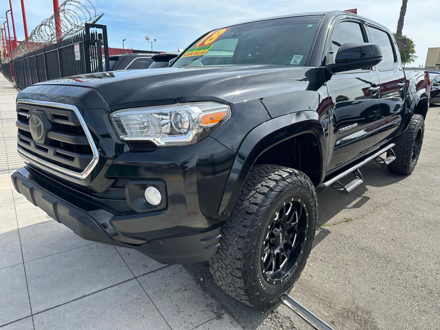 2018 Toyota Tacoma SR5 Double Cab Long Bed V6 6AT 4WD (3TMCZ5AN2JM) with an 3.6L V6 DOHC 24V engine, 6A transmission, located at 744 E Miner Ave, Stockton, CA, 95202, (209) 944-5770, 37.956863, -121.282082 - Photo#3