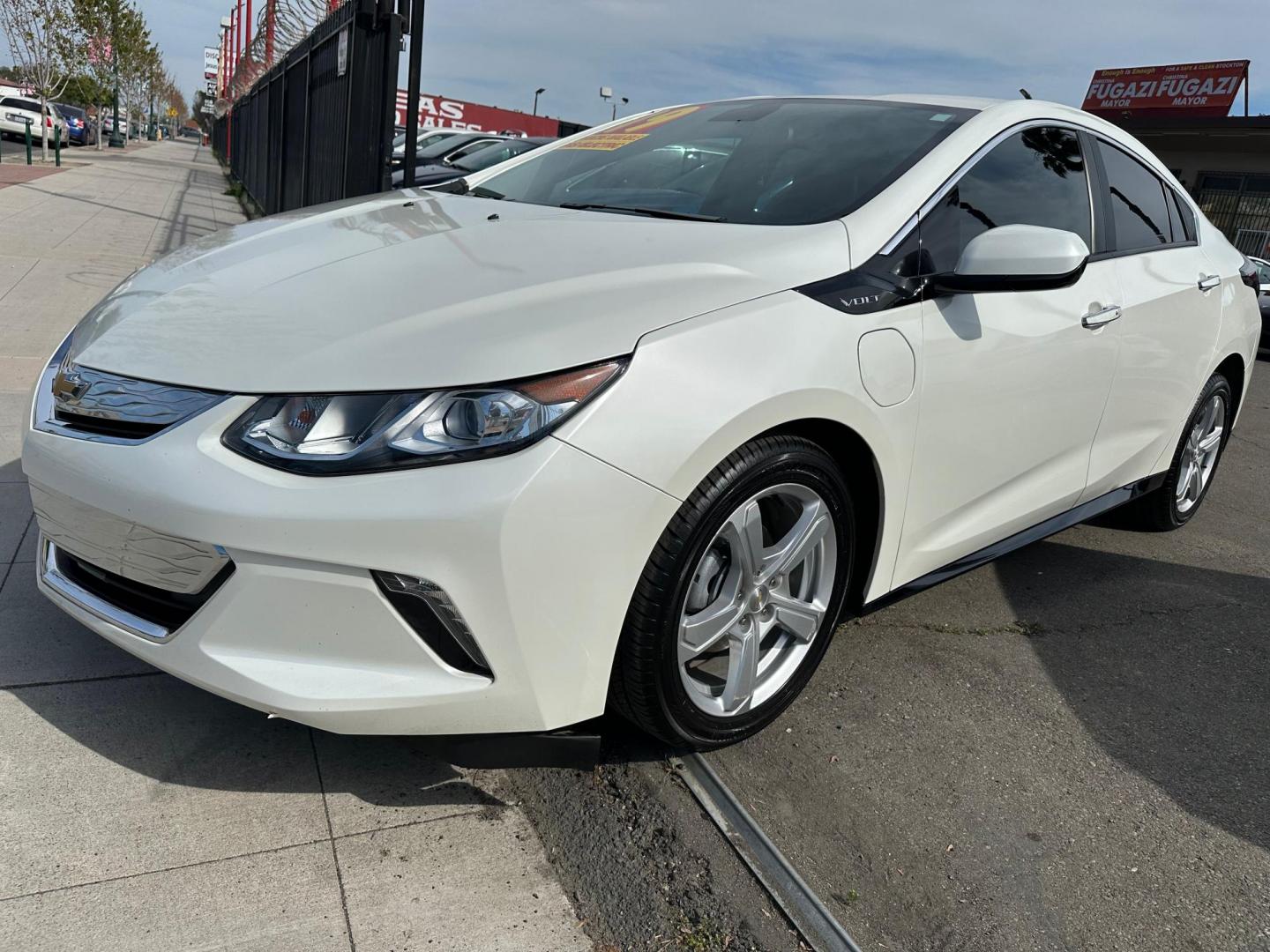 2019 Chevrolet Volt LT w/ Standard Emission Package (1G1RA6S5XKU) with an 1.5L L4 DOHC 16V engine, CVT transmission, located at 744 E Miner Ave, Stockton, CA, 95202, (209) 944-5770, 37.956863, -121.282082 - Photo#3