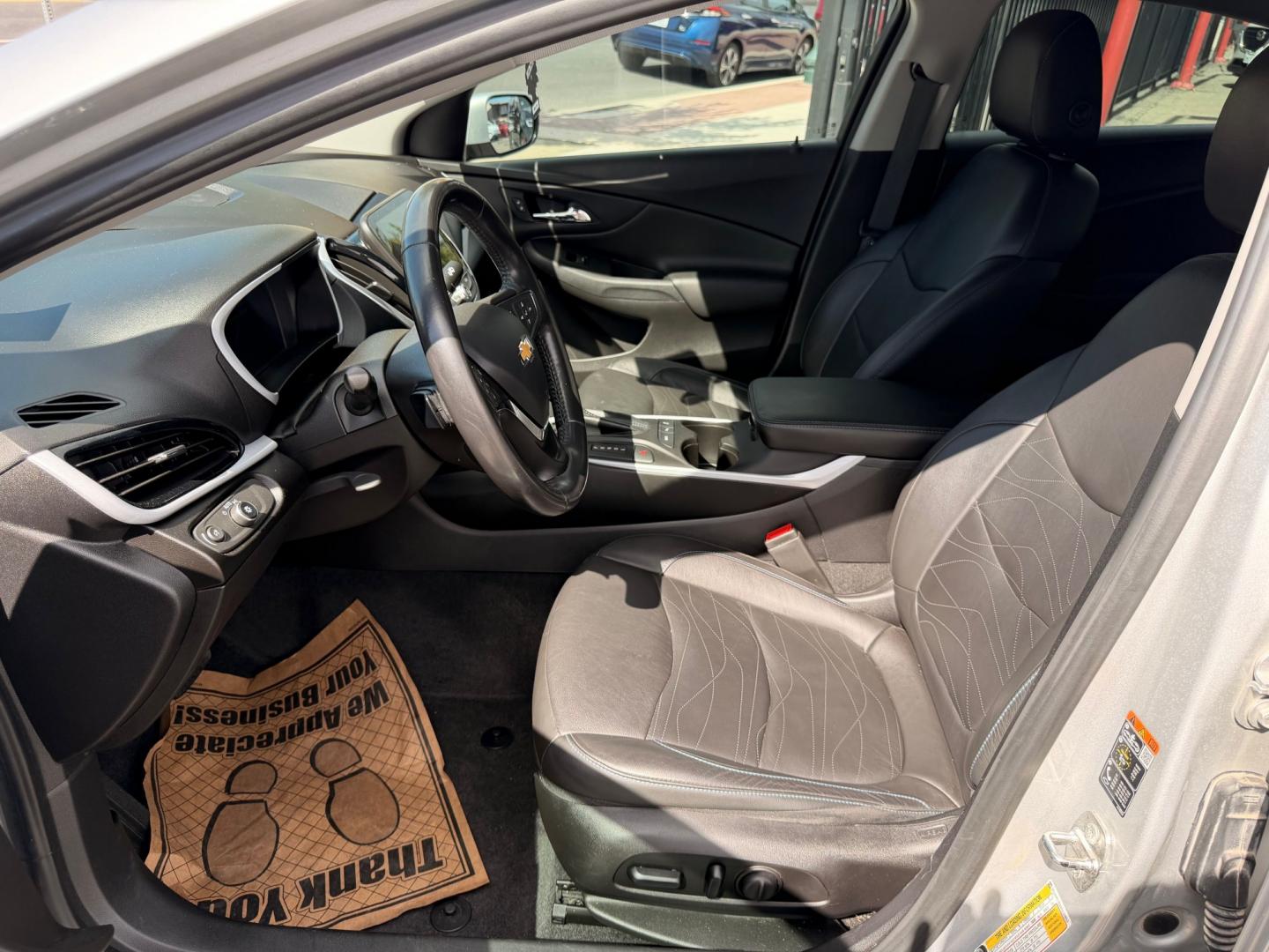 2019 Chevrolet Volt LT w/ Standard Emission Package (1G1RA6S5XKU) with an 1.5L L4 DOHC 16V engine, CVT transmission, located at 744 E Miner Ave, Stockton, CA, 95202, (209) 944-5770, 37.956863, -121.282082- Photo#10