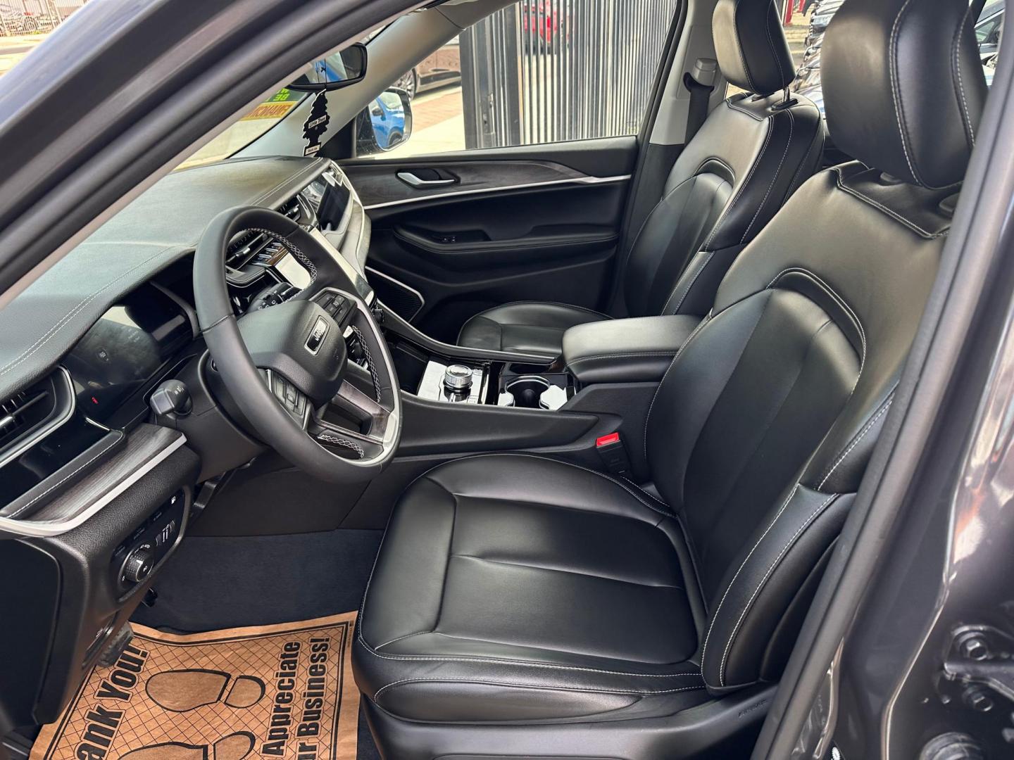 2023 Jeep Grand Cherokee 4xe Limited (1C4RJYB63PC) with an 2.0L L4 DOHC 16V HYBRID engine, 8A transmission, located at 744 E Miner Ave, Stockton, CA, 95202, (209) 944-5770, 37.956863, -121.282082 - Photo#10