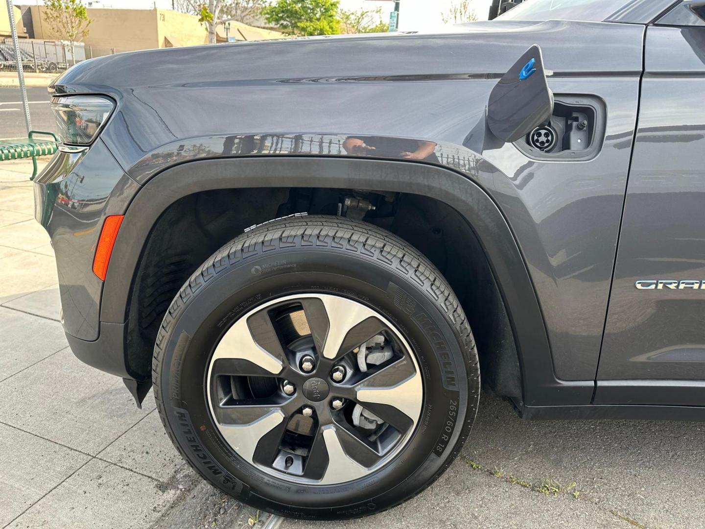 2023 Jeep Grand Cherokee 4xe Limited (1C4RJYB63PC) with an 2.0L L4 DOHC 16V HYBRID engine, 8A transmission, located at 744 E Miner Ave, Stockton, CA, 95202, (209) 944-5770, 37.956863, -121.282082 - Photo#5