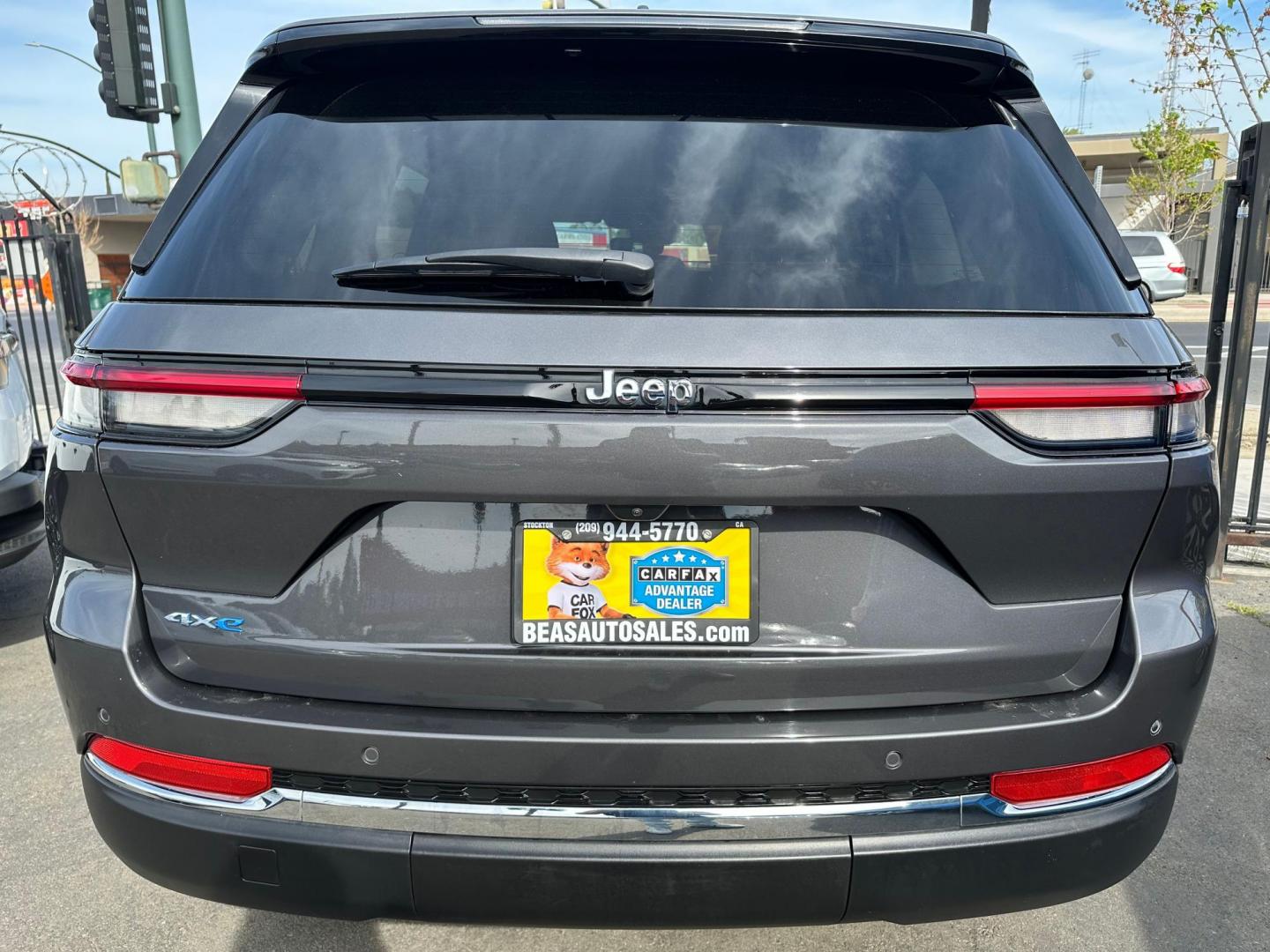 2023 Jeep Grand Cherokee 4xe Limited (1C4RJYB63PC) with an 2.0L L4 DOHC 16V HYBRID engine, 8A transmission, located at 744 E Miner Ave, Stockton, CA, 95202, (209) 944-5770, 37.956863, -121.282082 - Photo#7