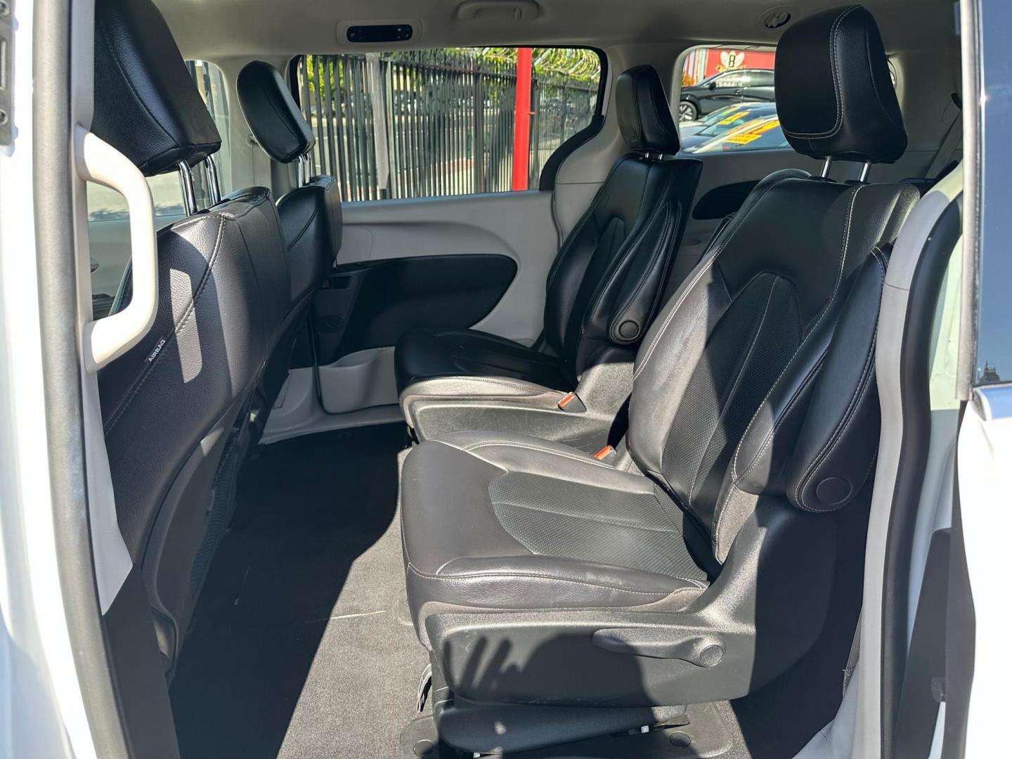 2022 Chrysler Pacifica Hybrid Touring L (2C4RC1L74NR) with an 3.6L V6 DOHC 24V HYBRID engine, CVT transmission, located at 744 E Miner Ave, Stockton, CA, 95202, (209) 944-5770, 37.956863, -121.282082 - Photo#11