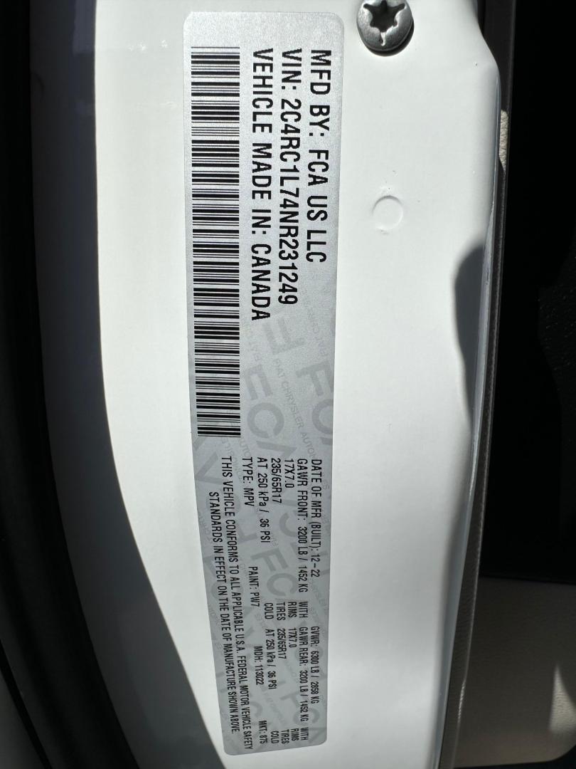 2022 Chrysler Pacifica Hybrid Touring L (2C4RC1L74NR) with an 3.6L V6 DOHC 24V HYBRID engine, CVT transmission, located at 744 E Miner Ave, Stockton, CA, 95202, (209) 944-5770, 37.956863, -121.282082 - Photo#14