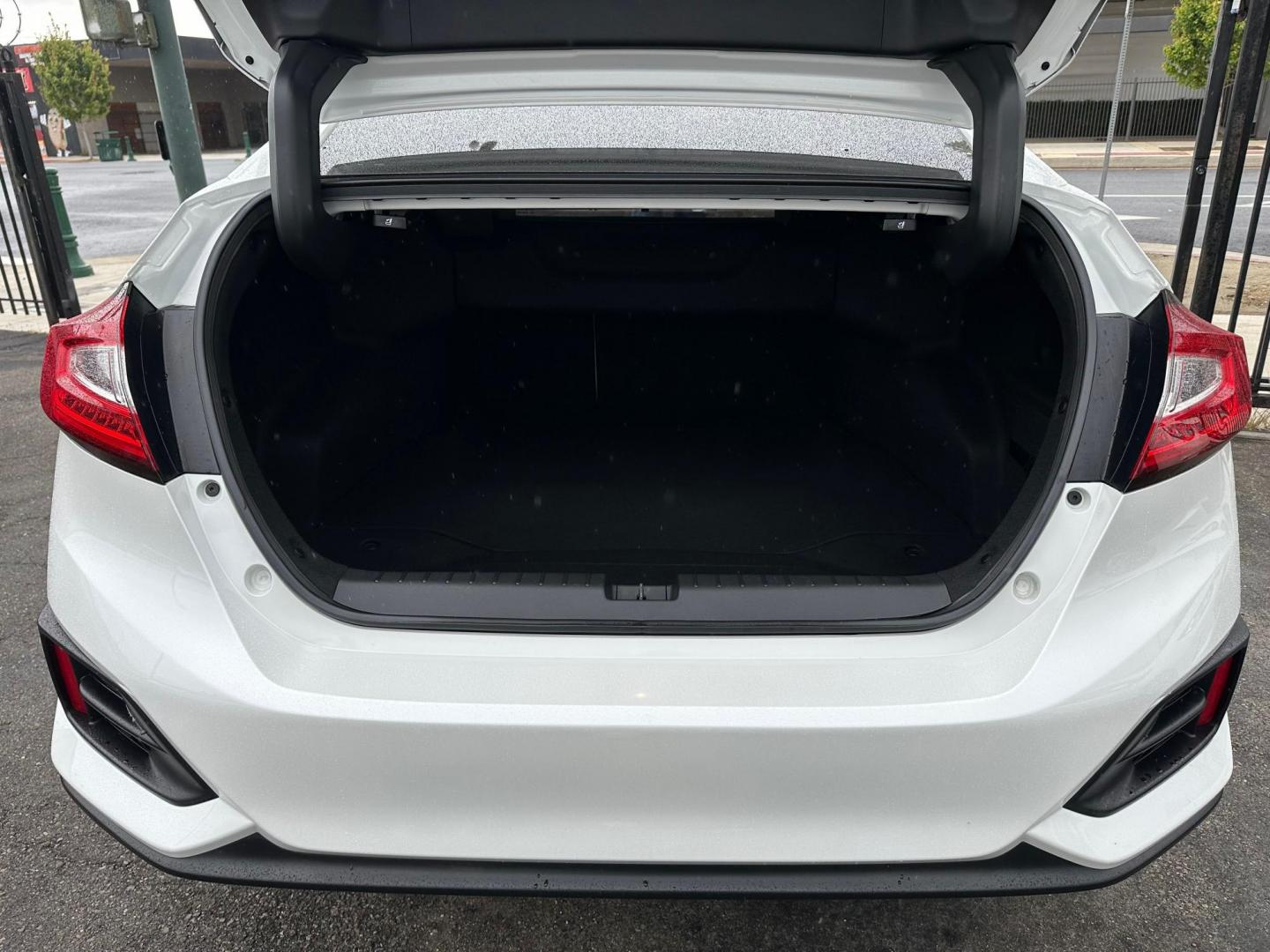 2021 Honda Clarity Plug-In Hybrid (JHMZC5F14MC) with an 1.5L L4 DOHC 16V HYBRID engine, CVT transmission, located at 744 E Miner Ave, Stockton, CA, 95202, (209) 944-5770, 37.956863, -121.282082 - Photo#12