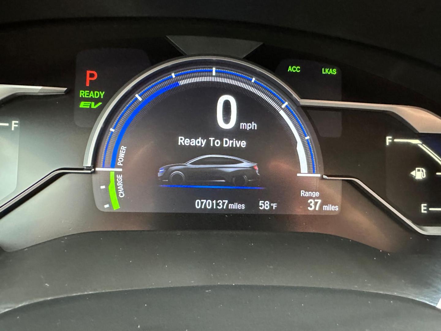 2021 Honda Clarity Plug-In Hybrid (JHMZC5F14MC) with an 1.5L L4 DOHC 16V HYBRID engine, CVT transmission, located at 744 E Miner Ave, Stockton, CA, 95202, (209) 944-5770, 37.956863, -121.282082 - Photo#14