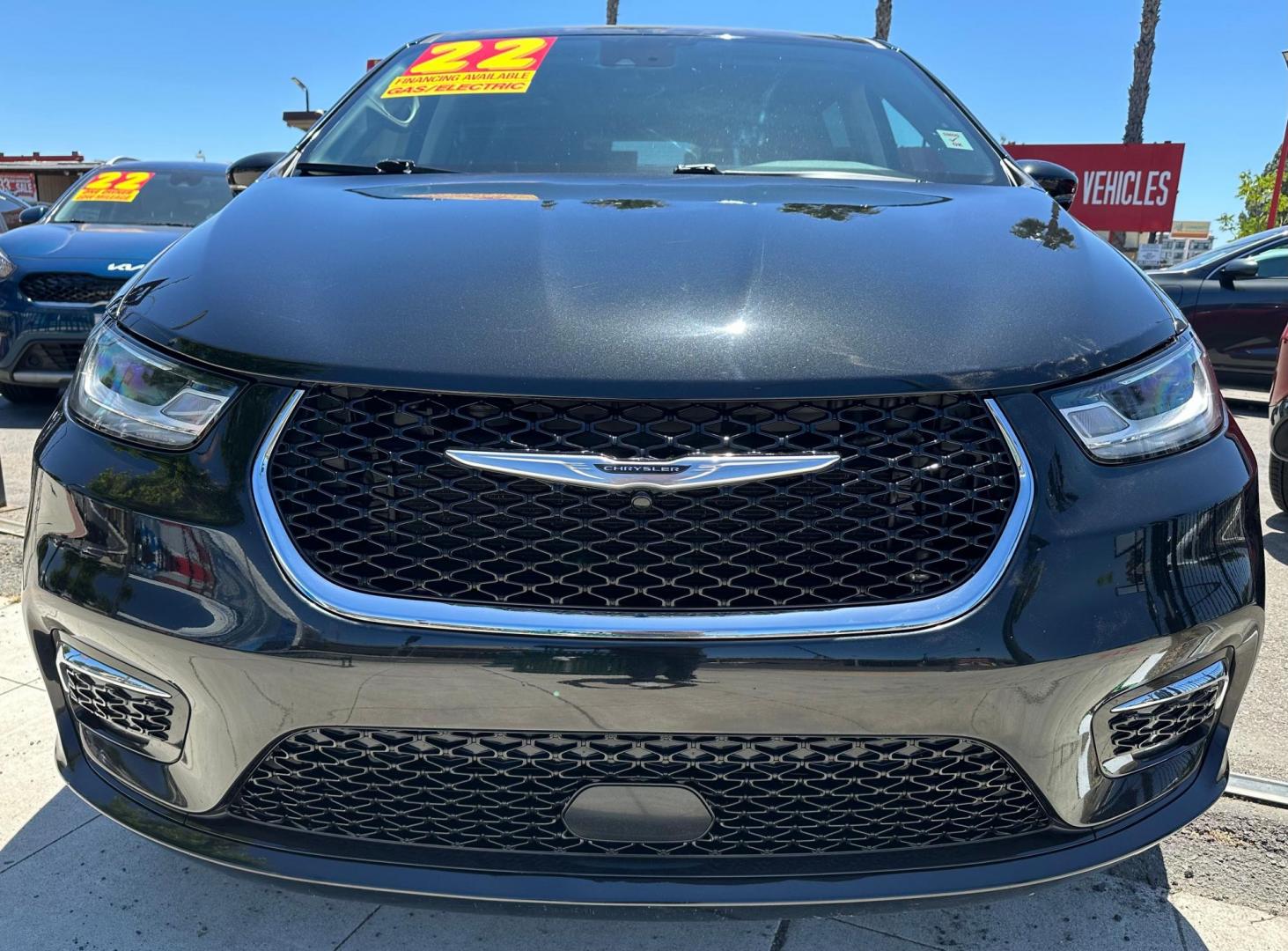 2022 Chrysler Pacifica Hybrid Touring L (2C4RC1L72NR) with an 3.6L V6 DOHC 24V HYBRID engine, CVT transmission, located at 744 E Miner Ave, Stockton, CA, 95202, (209) 944-5770, 37.956863, -121.282082 - Photo#2