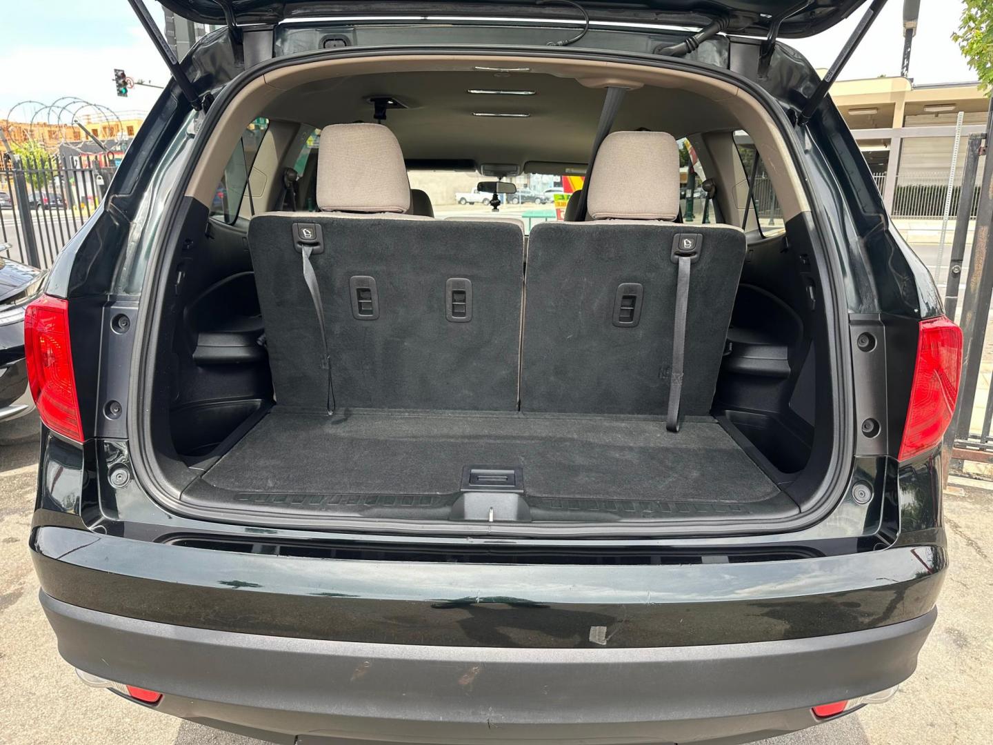 2017 Honda Pilot LX 2WD (5FNYF5H15HB) with an 3.5L V6 SOHC 24V engine, 6A transmission, located at 744 E Miner Ave, Stockton, CA, 95202, (209) 944-5770, 37.956863, -121.282082 - Photo#12