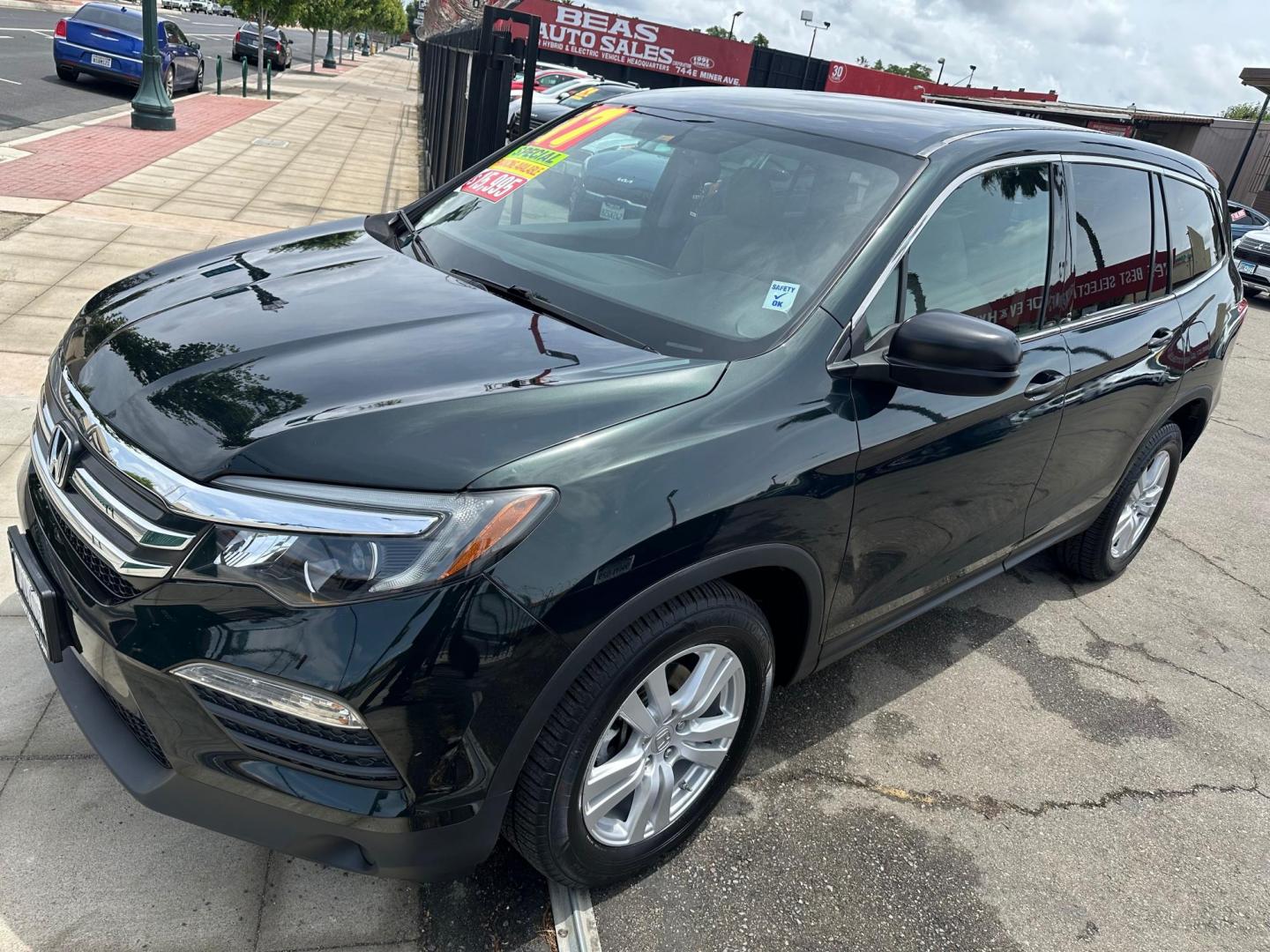 2017 Honda Pilot LX 2WD (5FNYF5H15HB) with an 3.5L V6 SOHC 24V engine, 6A transmission, located at 744 E Miner Ave, Stockton, CA, 95202, (209) 944-5770, 37.956863, -121.282082 - Photo#4