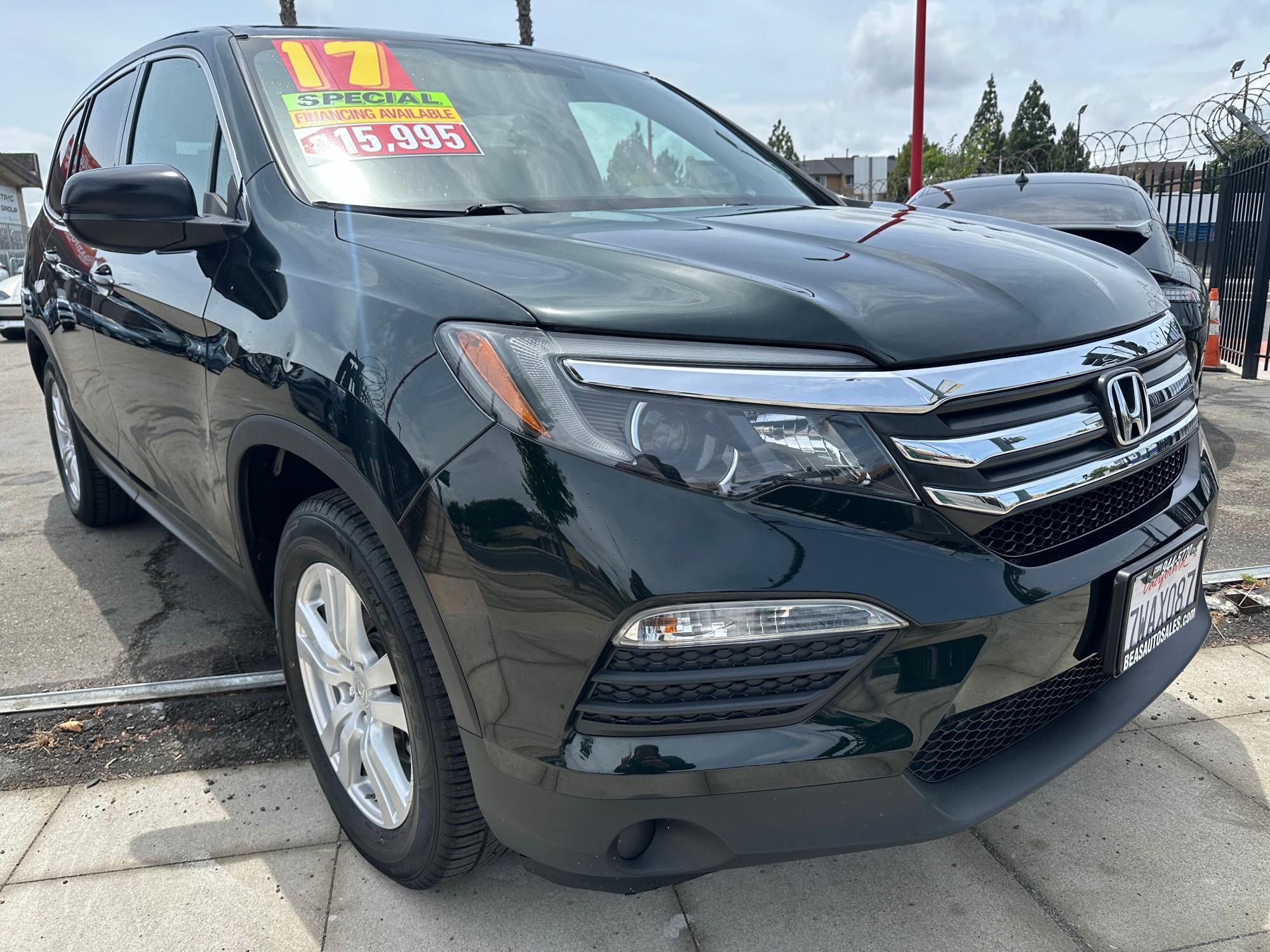 photo of 2017 Honda Pilot LX 2WD