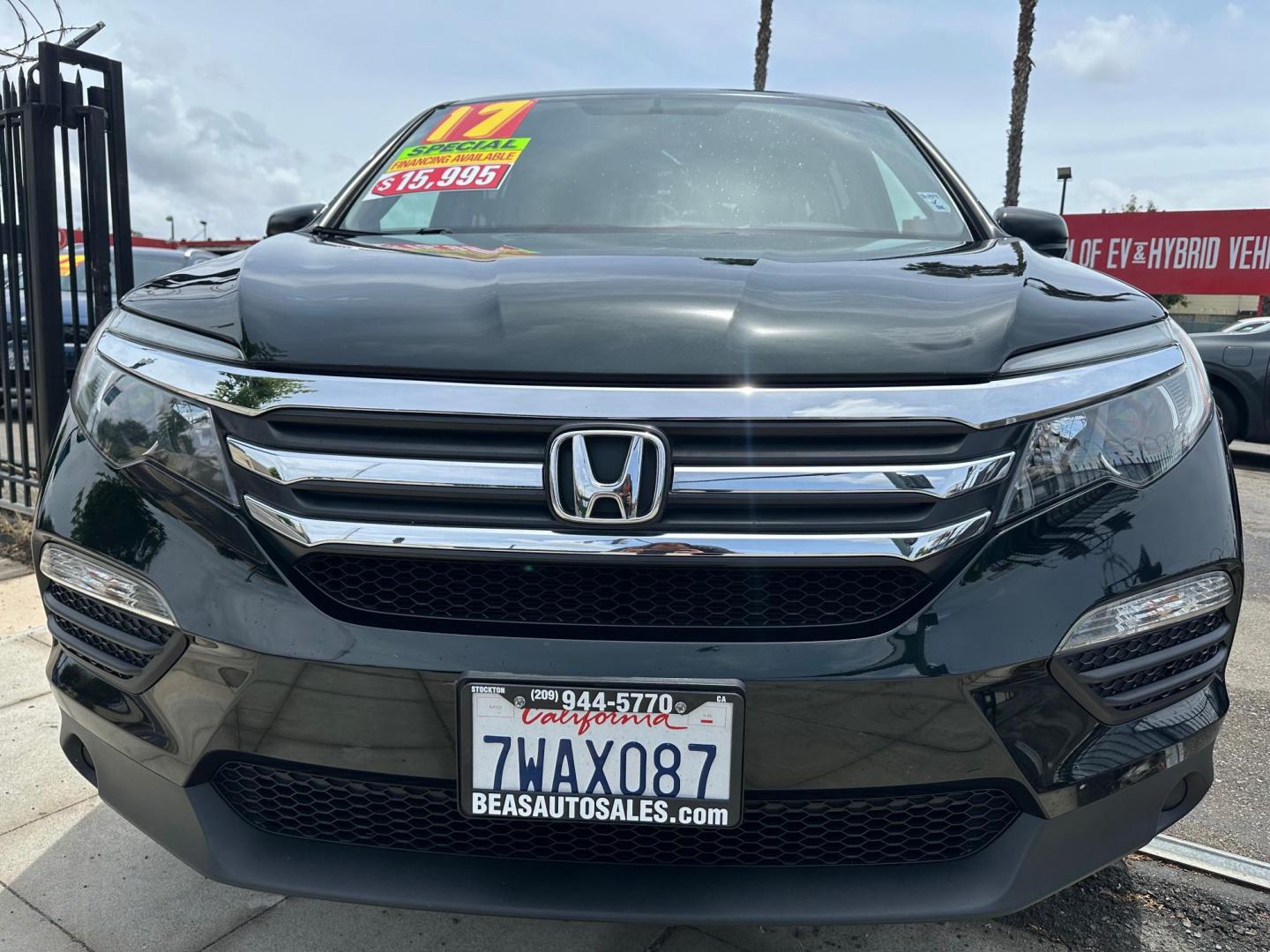2017 Honda Pilot LX 2WD (5FNYF5H15HB) with an 3.5L V6 SOHC 24V engine, 6A transmission, located at 744 E Miner Ave, Stockton, CA, 95202, (209) 944-5770, 37.956863, -121.282082 - Photo#2