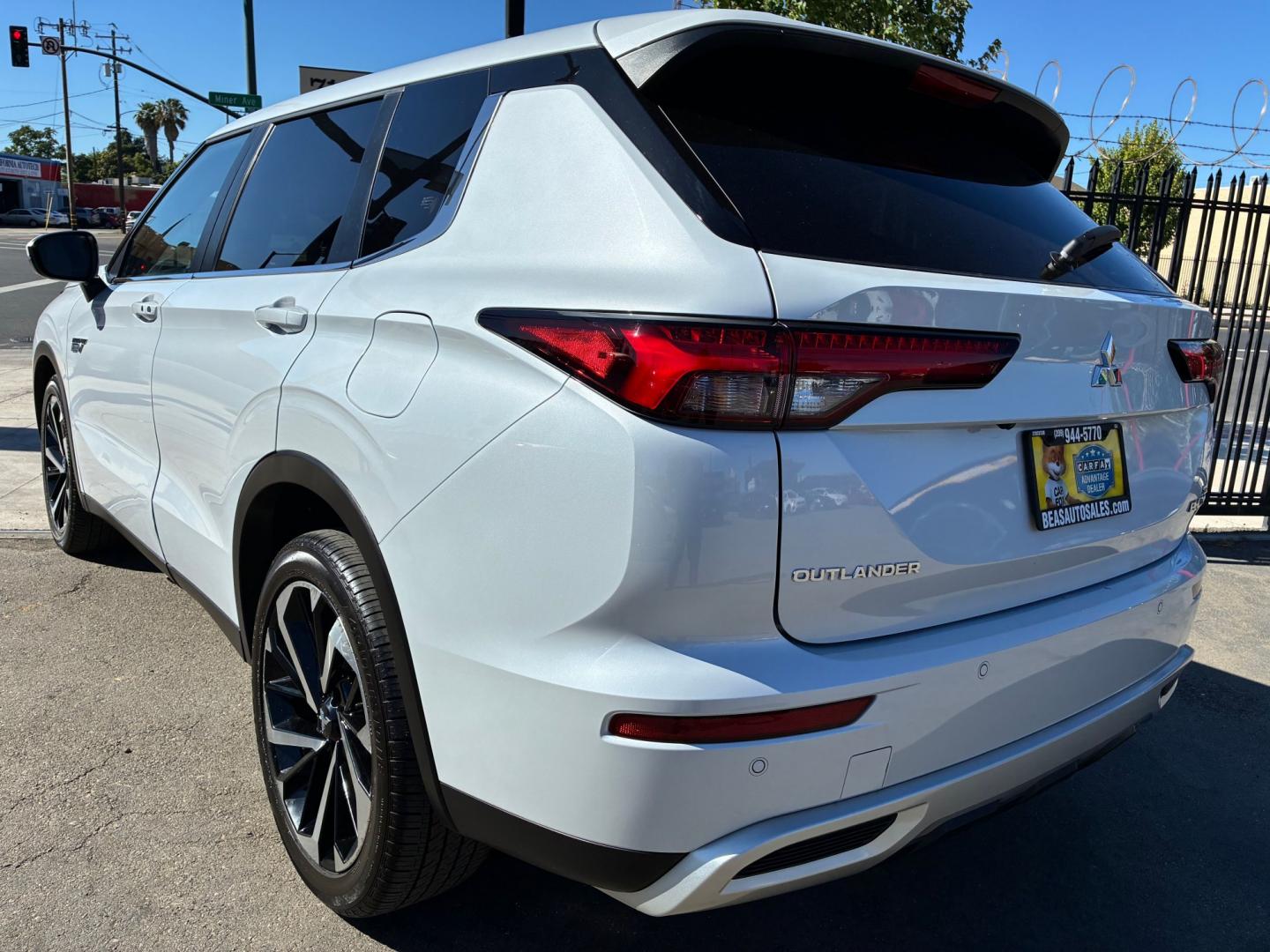 2024 Mitsubishi Outlander PHEV SEL (JA4T5VA96RZ) with an 2.0L L4 DOHC 16V HYBRID engine, 1A transmission, located at 744 E Miner Ave, Stockton, CA, 95202, (209) 944-5770, 37.956863, -121.282082 - Photo#5